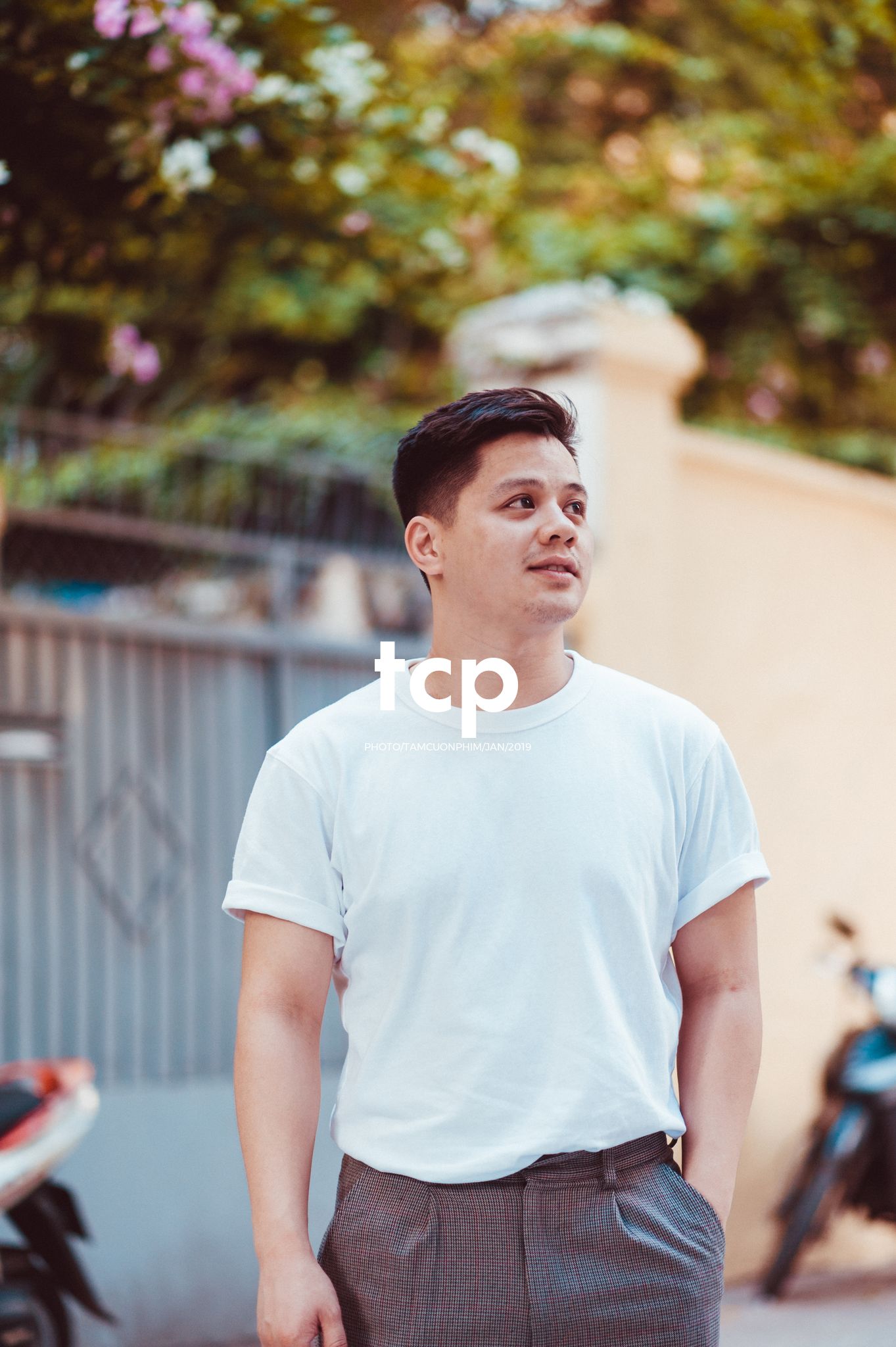 Tám Cuộn Phim - Sắc thái đô thị dưới ánh hoàng hôn