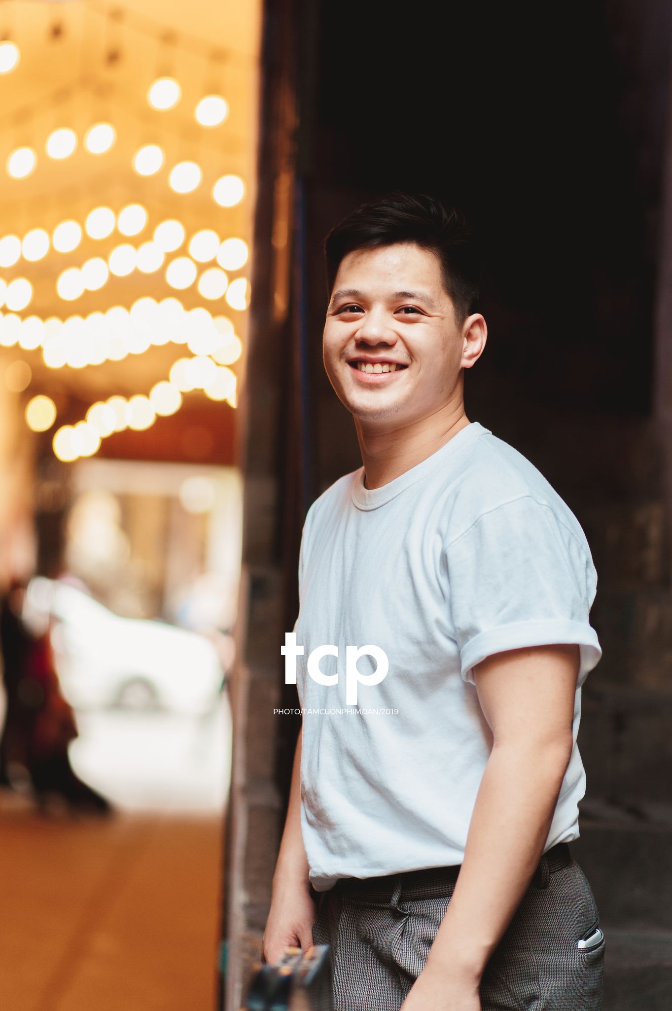 Tám Cuộn Phim - Sắc thái đô thị dưới ánh hoàng hôn