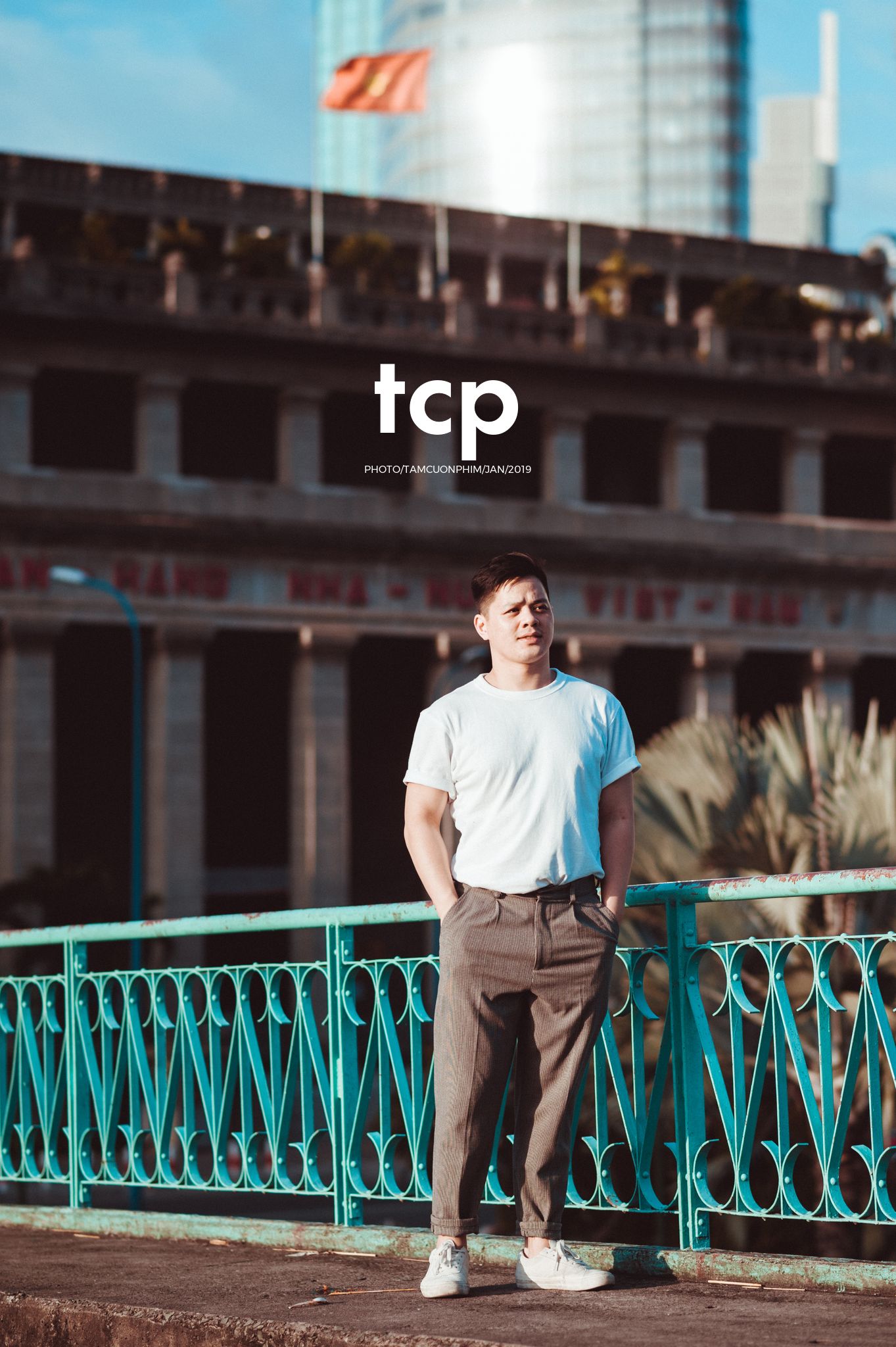 Tám Cuộn Phim - Sắc thái đô thị dưới ánh hoàng hôn