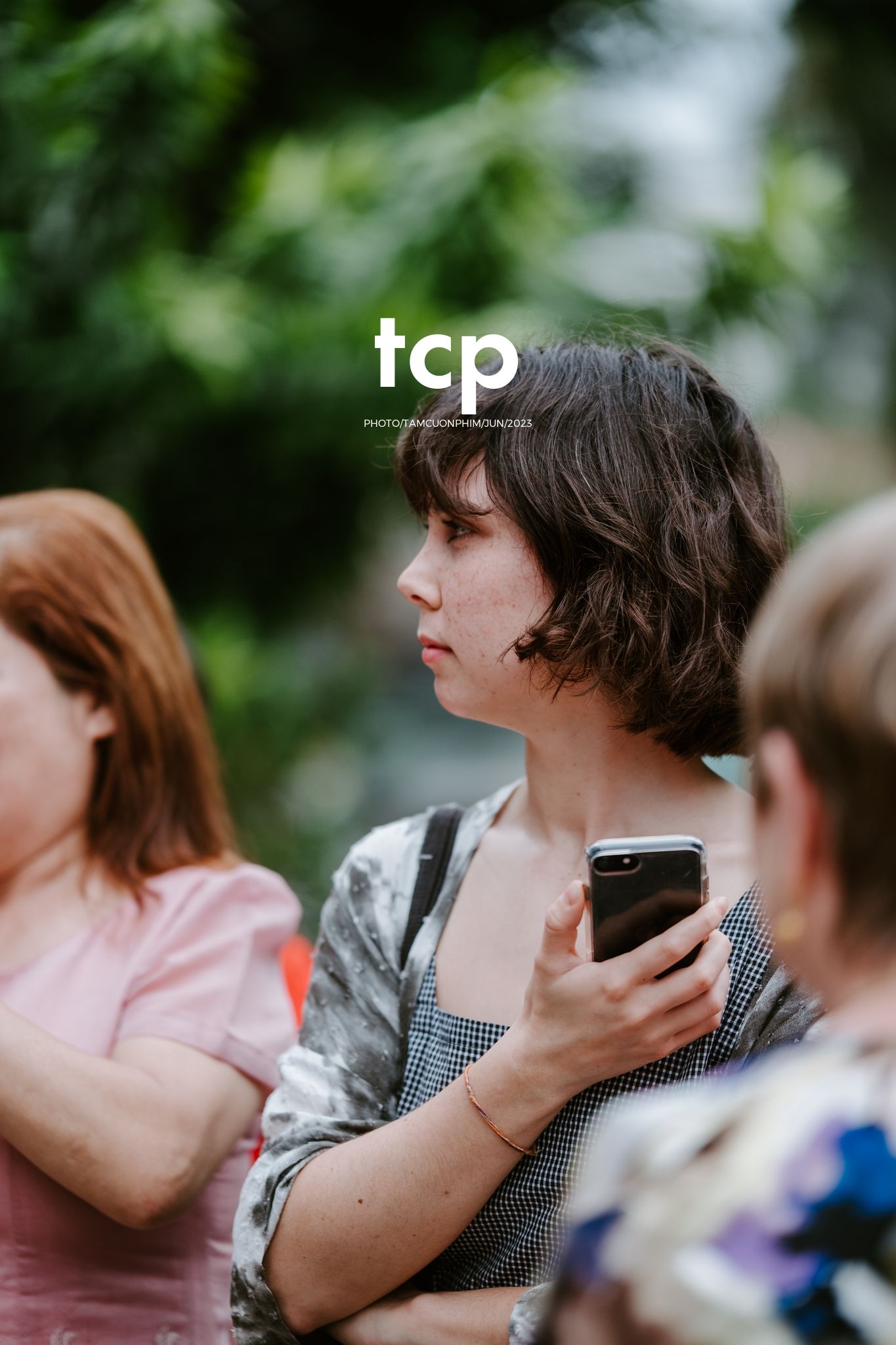 Tám Cuộn Phim - Khi tình yêu vượt biên giới khoác lên mình bộ hỷ phục cực phẩm