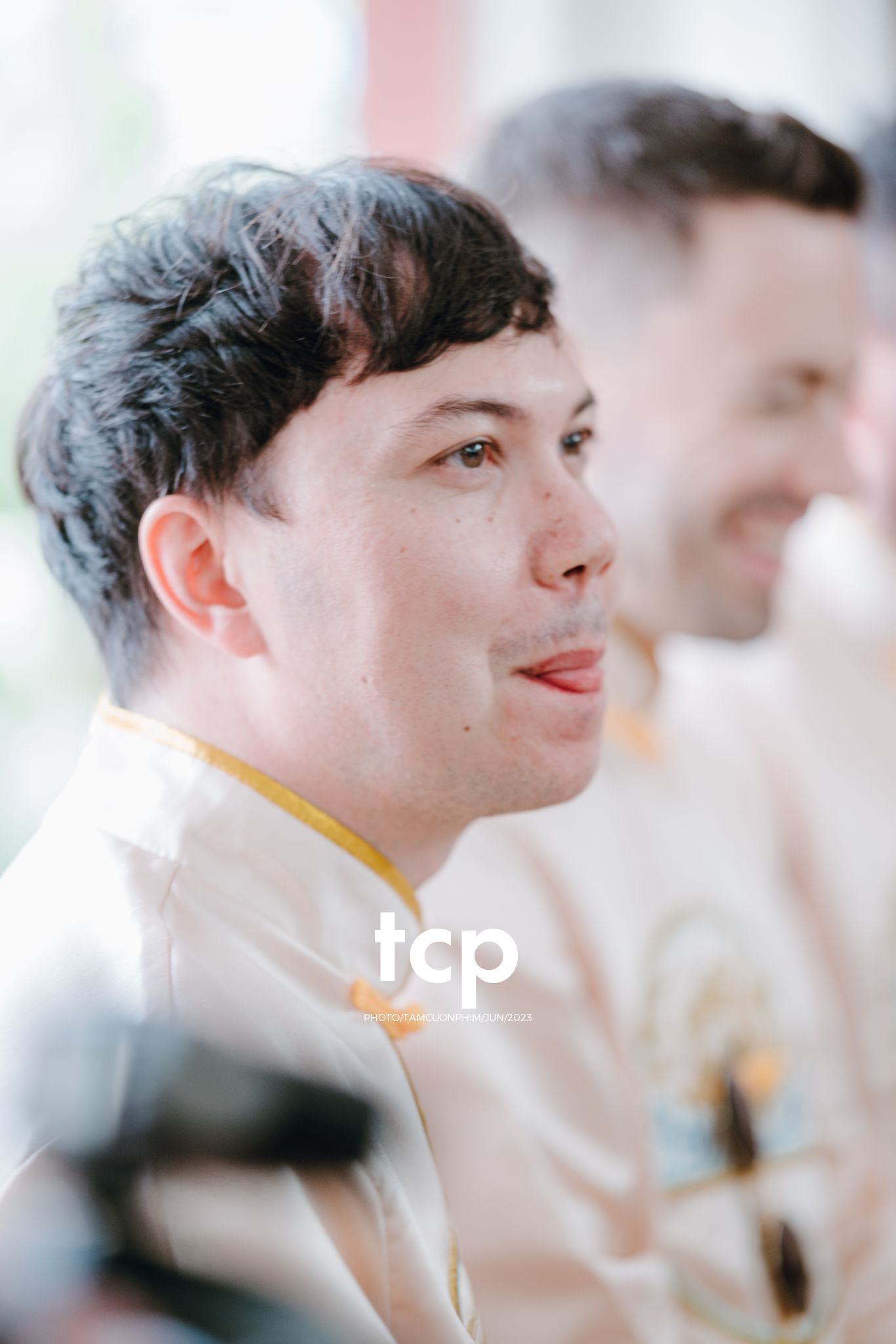 Tám Cuộn Phim - Khi tình yêu vượt biên giới khoác lên mình bộ hỷ phục cực phẩm