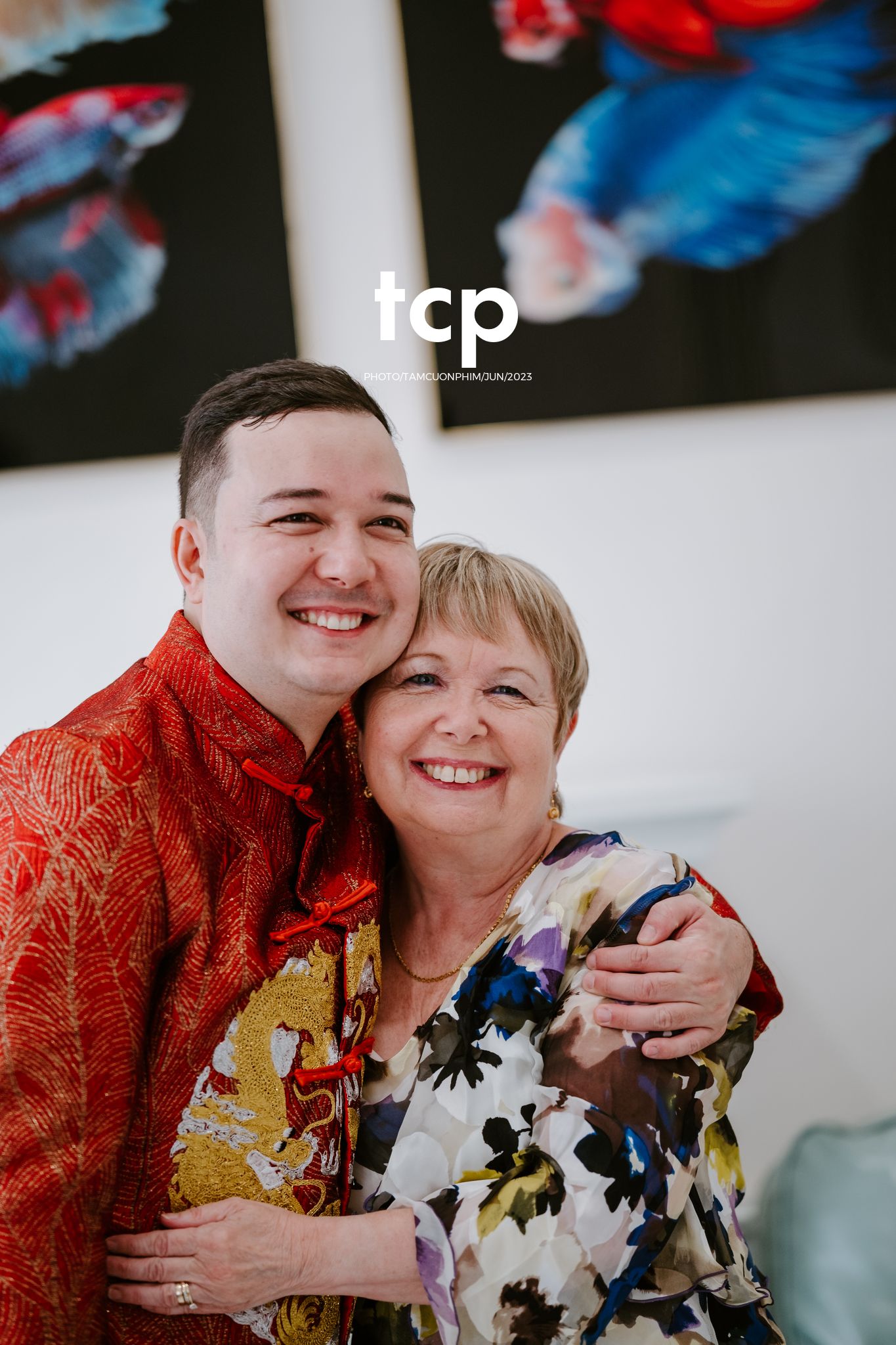 Tám Cuộn Phim - Khi tình yêu vượt biên giới khoác lên mình bộ hỷ phục cực phẩm