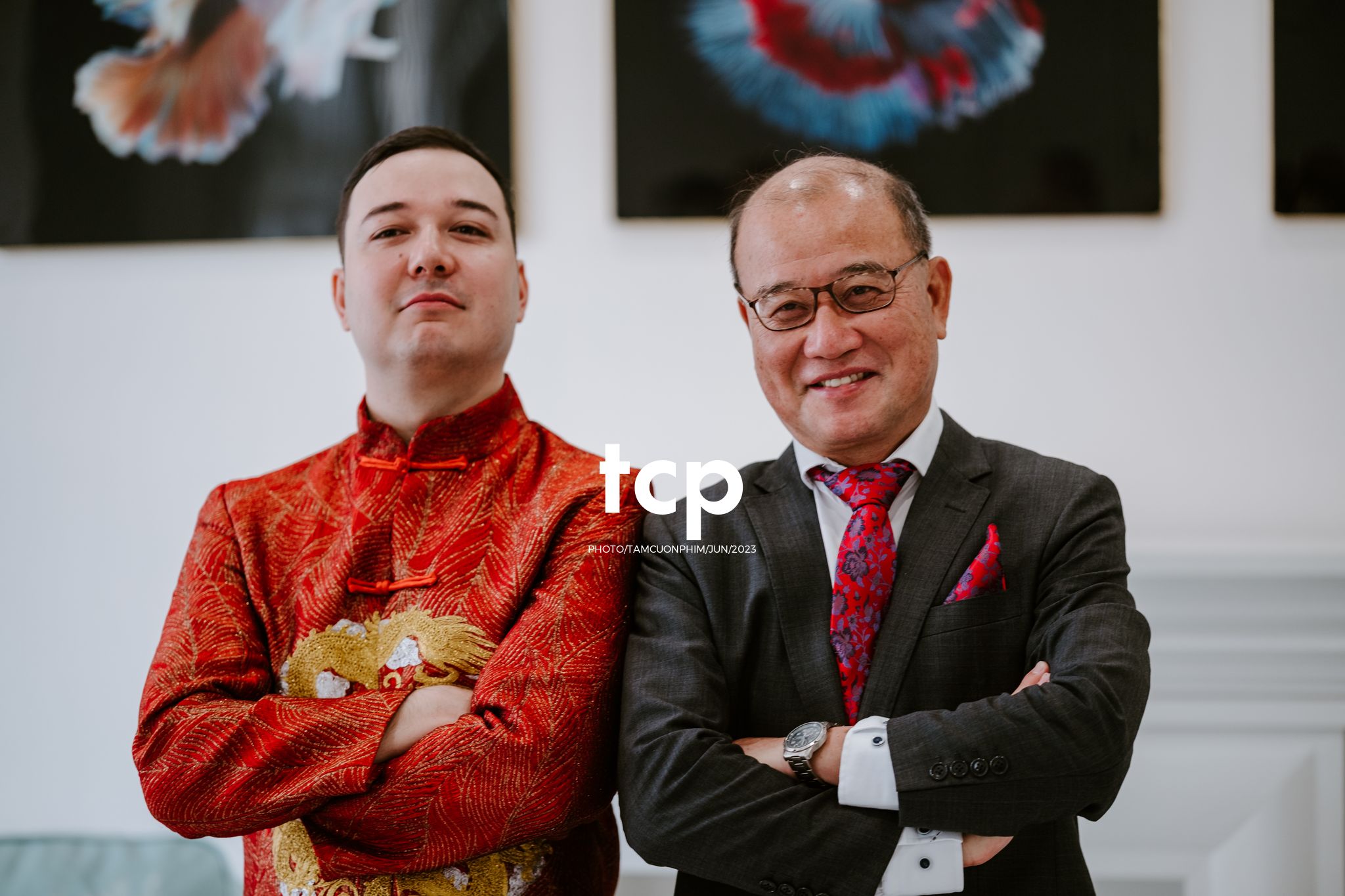 Tám Cuộn Phim - Khi tình yêu vượt biên giới khoác lên mình bộ hỷ phục cực phẩm