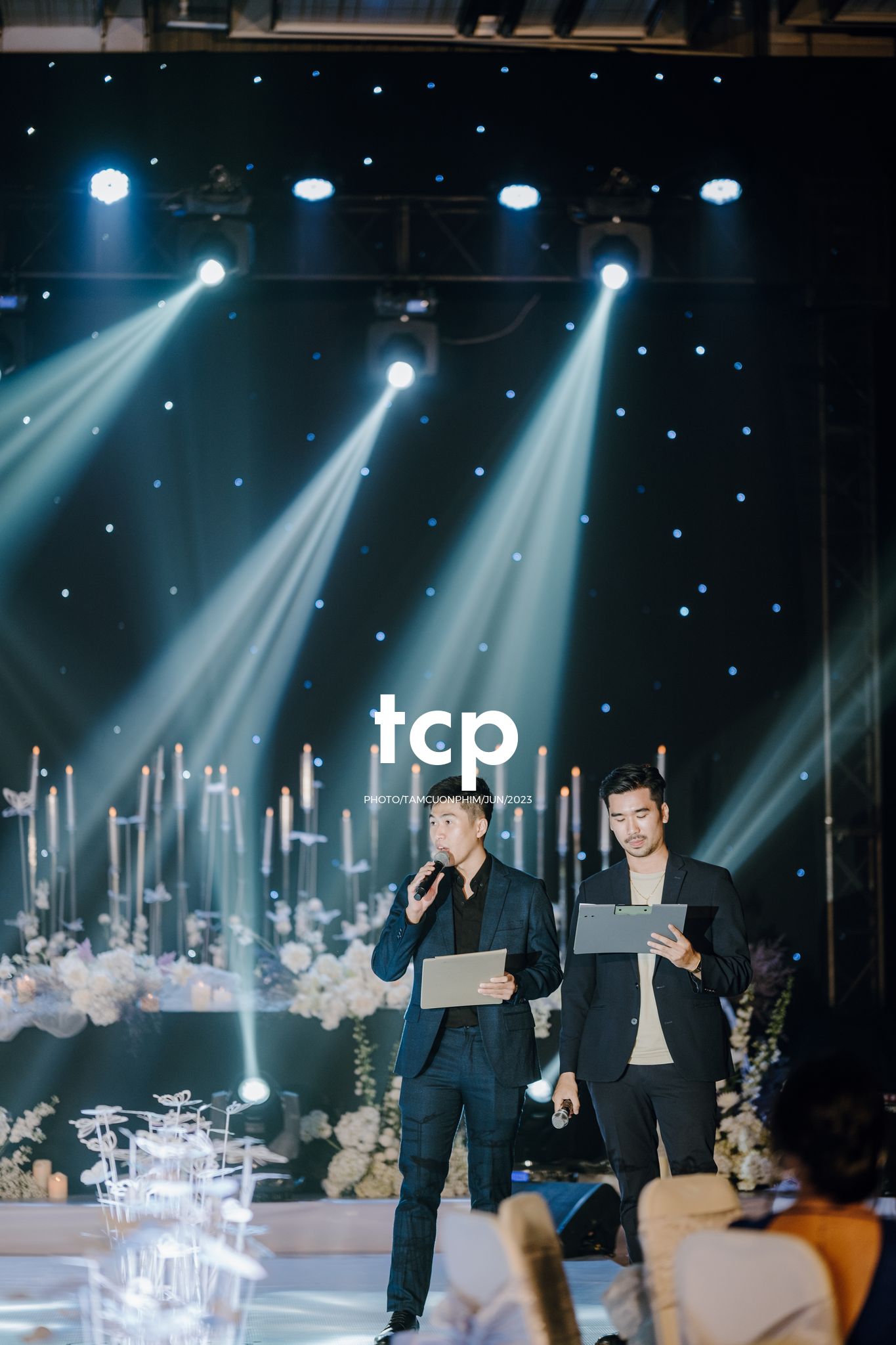 Tám Cuộn Phim - Khi cô dâu chú rể cũng là những "cây hài" chính hiệu!