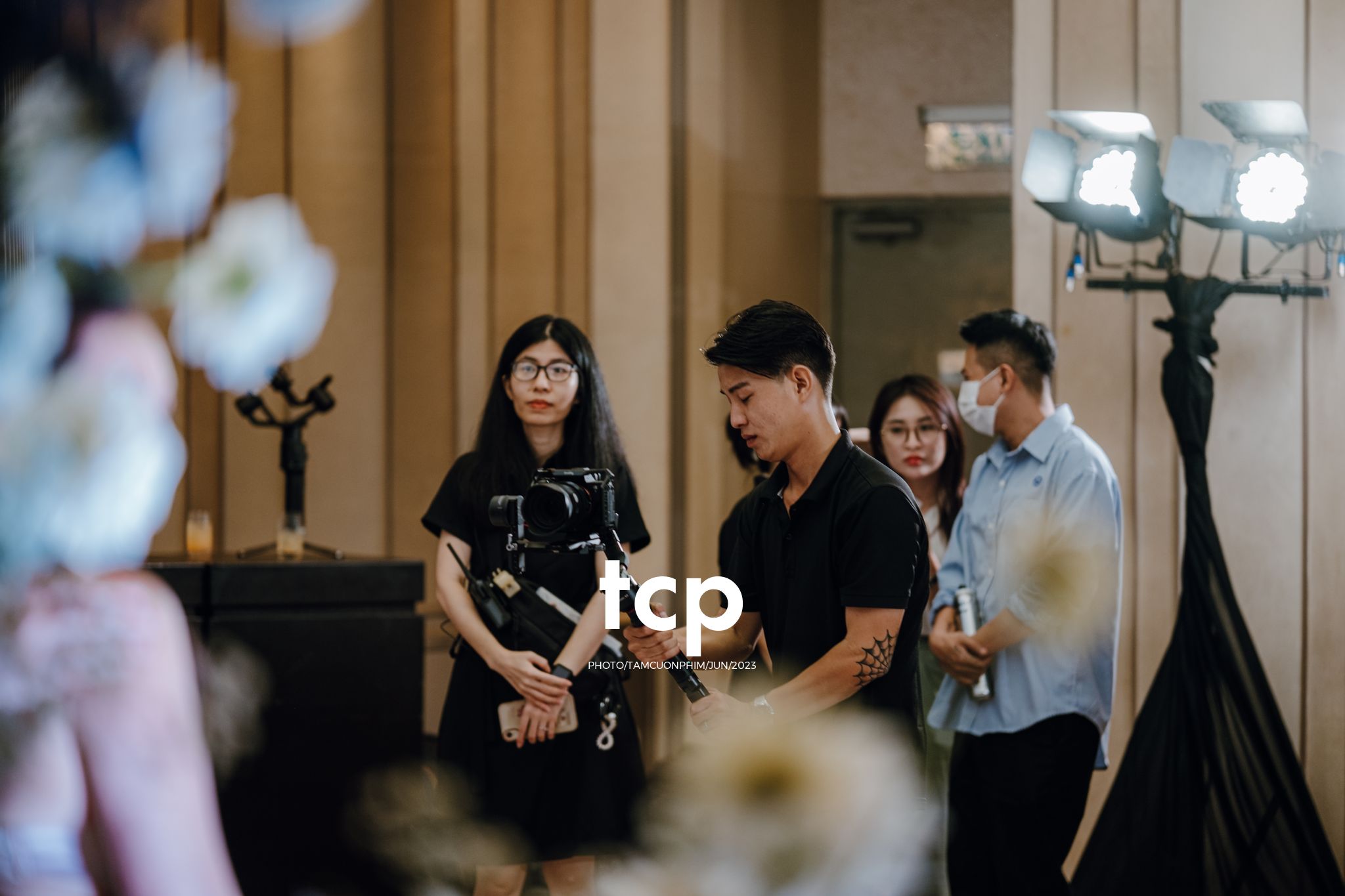 Tám Cuộn Phim - Khi cô dâu chú rể cũng là những "cây hài" chính hiệu!