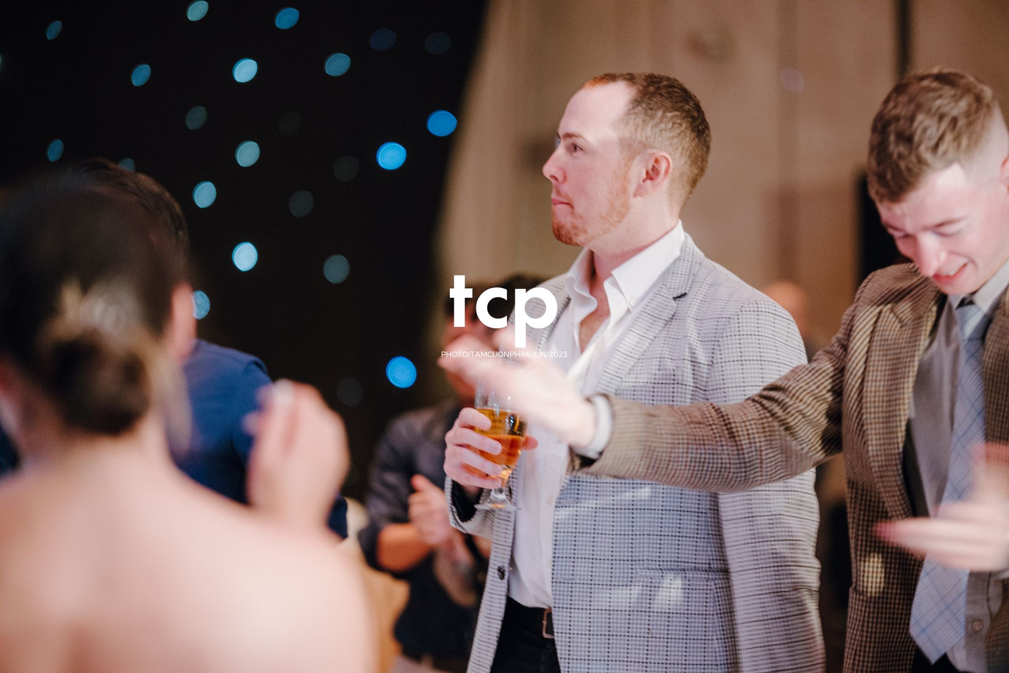 Tám Cuộn Phim - Khi cô dâu chú rể cũng là những "cây hài" chính hiệu!