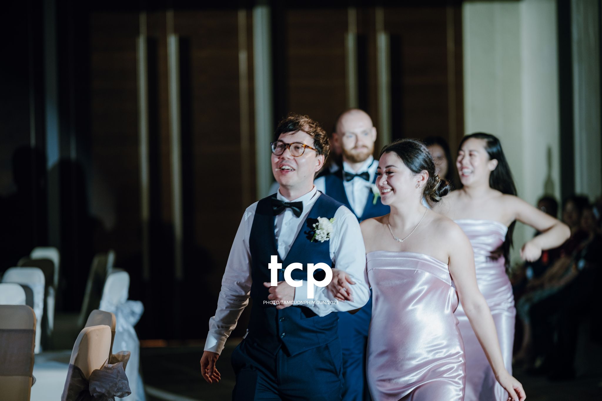 Tám Cuộn Phim - Khi cô dâu chú rể cũng là những "cây hài" chính hiệu!