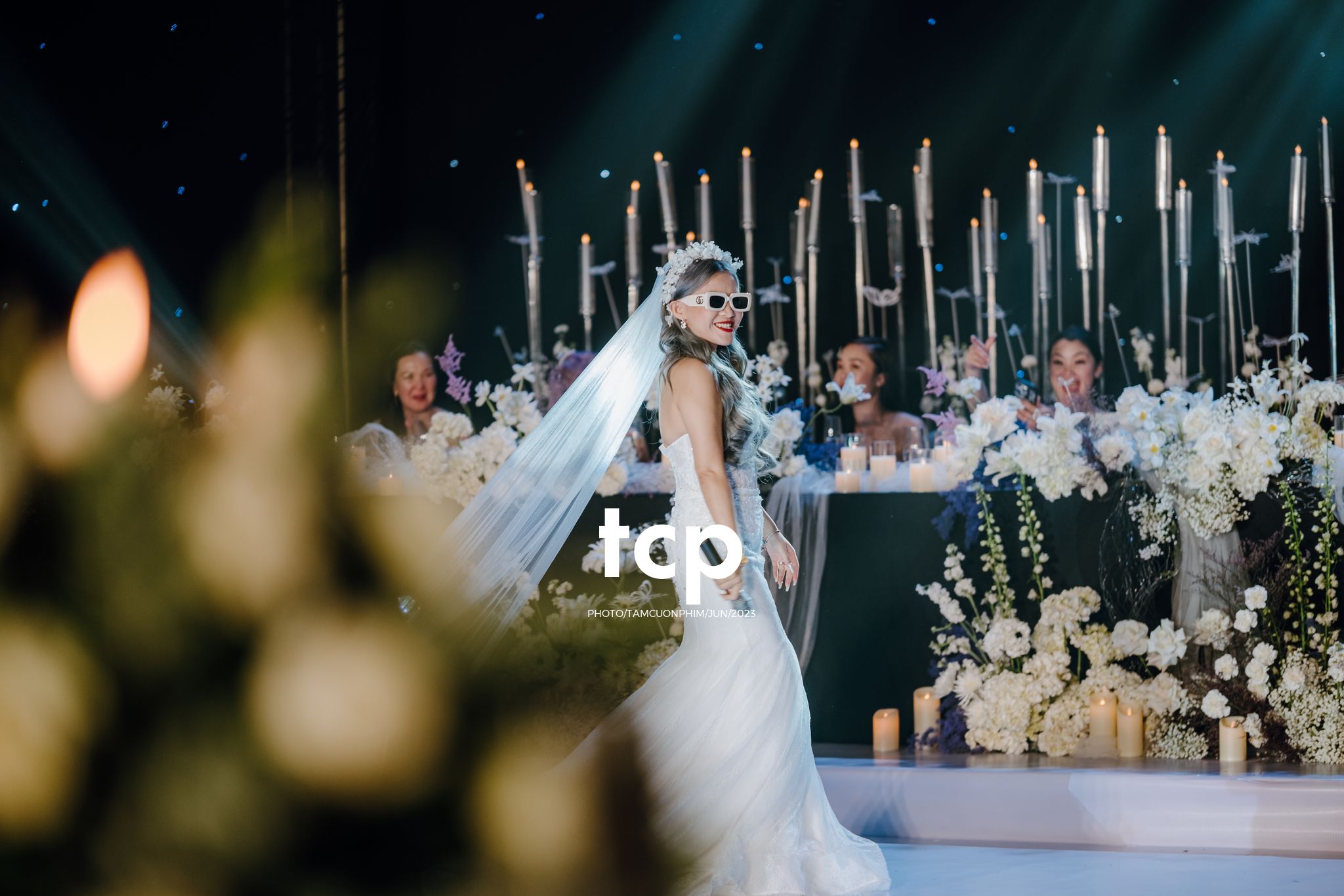 Tám Cuộn Phim - Khi cô dâu chú rể cũng là những "cây hài" chính hiệu!