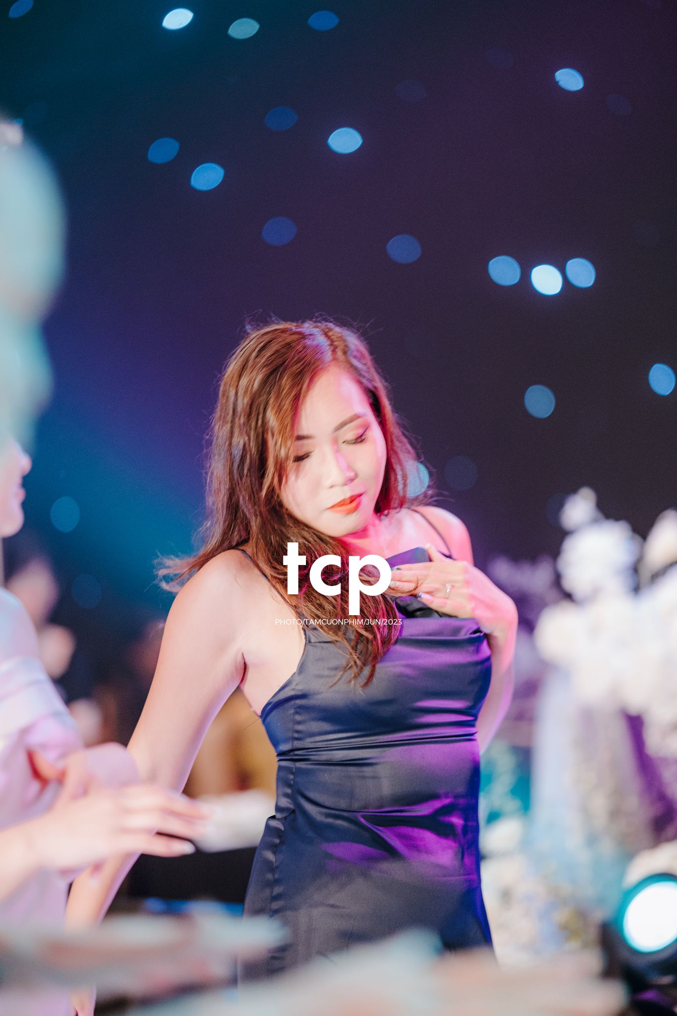 Tám Cuộn Phim - Khi cô dâu chú rể cũng là những "cây hài" chính hiệu!