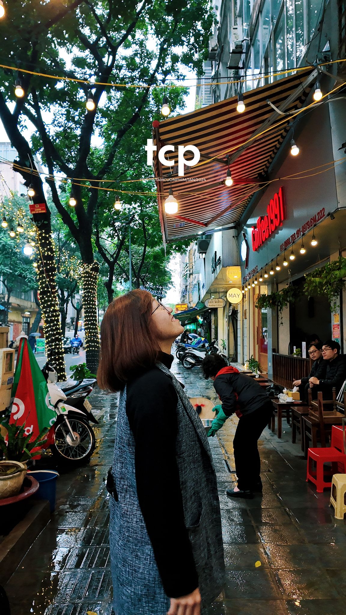 Tám Cuộn Phim - Có ai lại không nghiện cái cảm giác la cà phố xá những chiều mưa như thế này không?