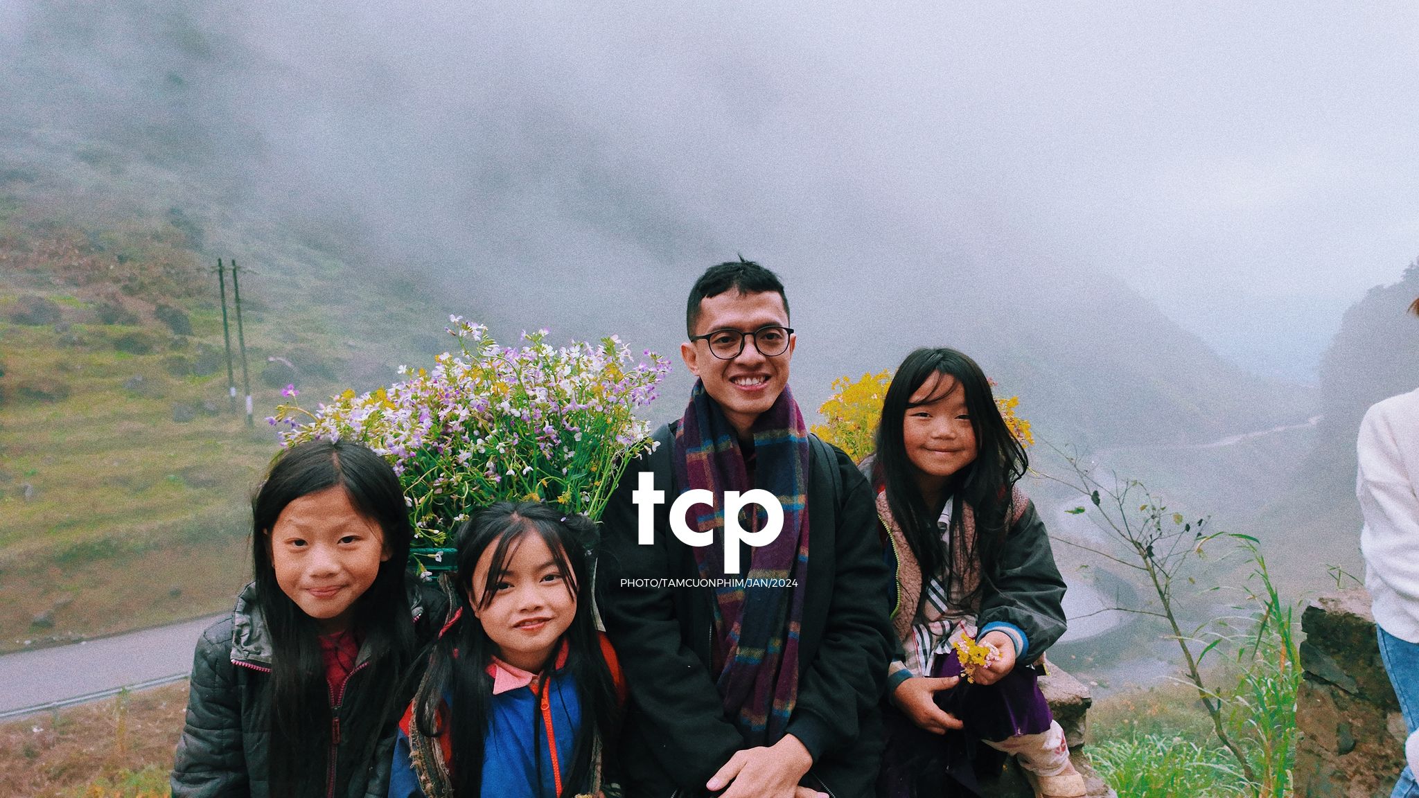 Tám Cuộn Phim - Ai mà chẳng nhớ những ngày rong ruổi trên đèo cao?