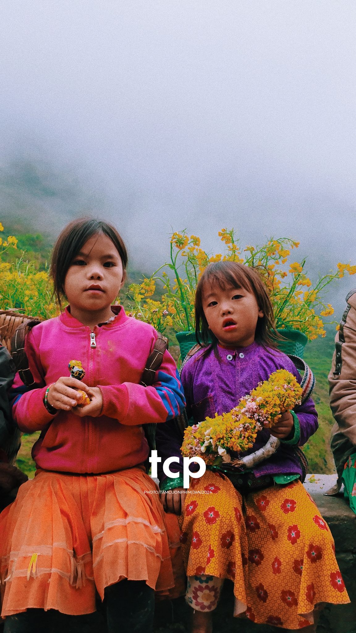 Tám Cuộn Phim - Ai mà chẳng nhớ những ngày rong ruổi trên đèo cao?