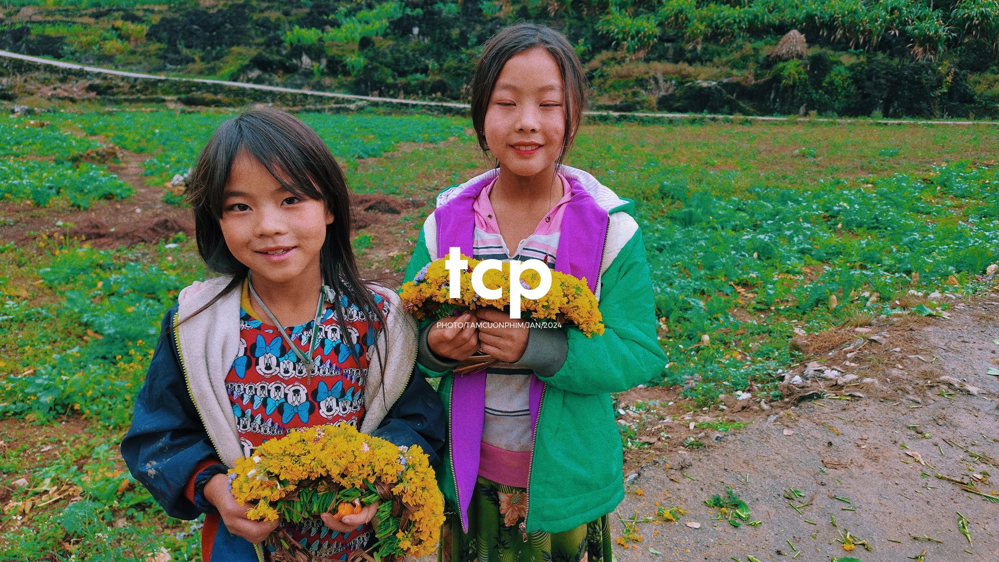 Tám Cuộn Phim - Ai mà chẳng nhớ những ngày rong ruổi trên đèo cao?