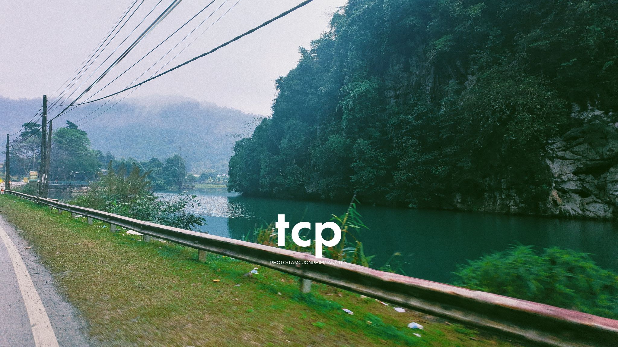 Tám Cuộn Phim - Ai mà chẳng nhớ những ngày rong ruổi trên đèo cao?