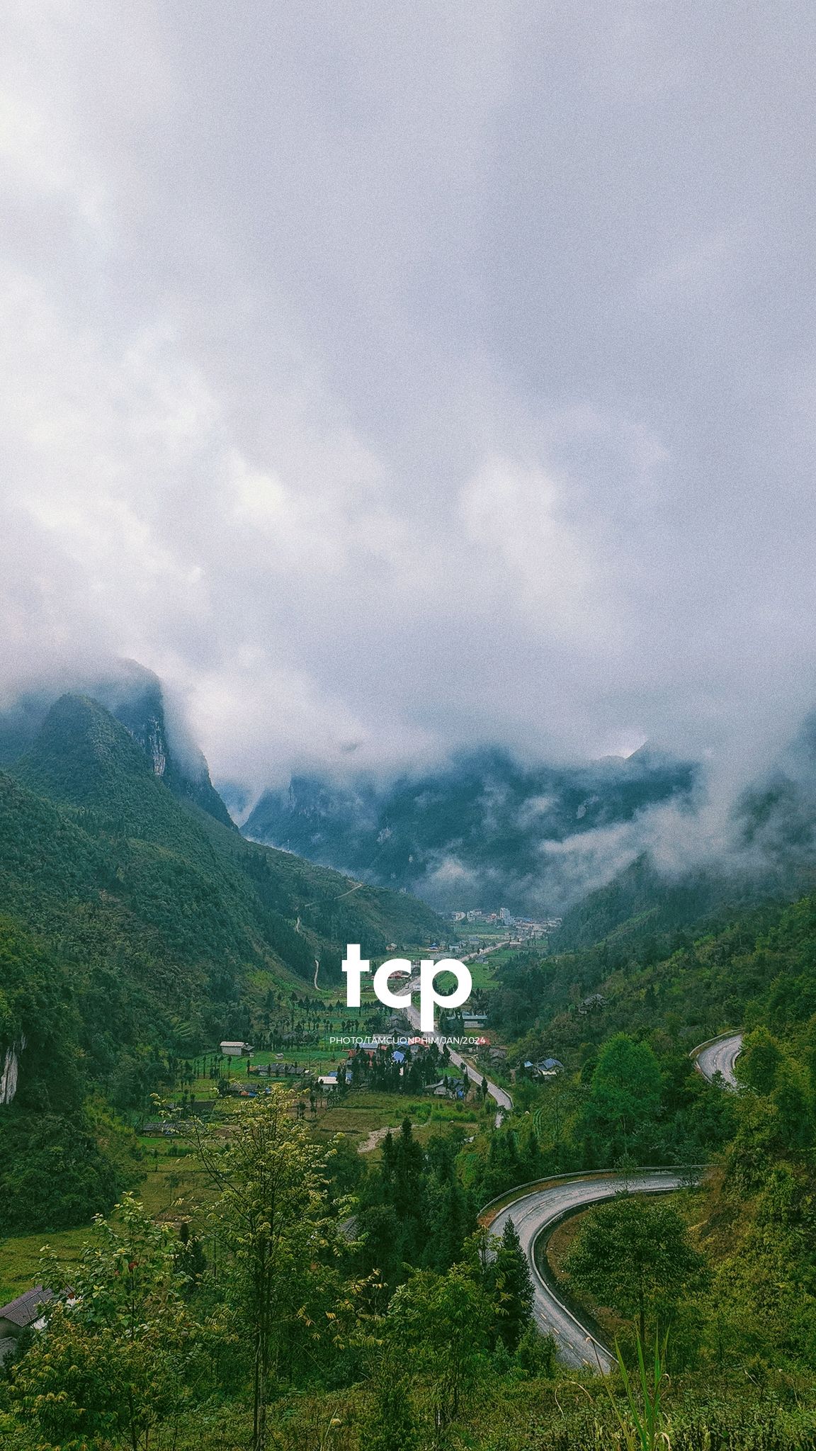 Tám Cuộn Phim - Ai mà chẳng nhớ những ngày rong ruổi trên đèo cao?