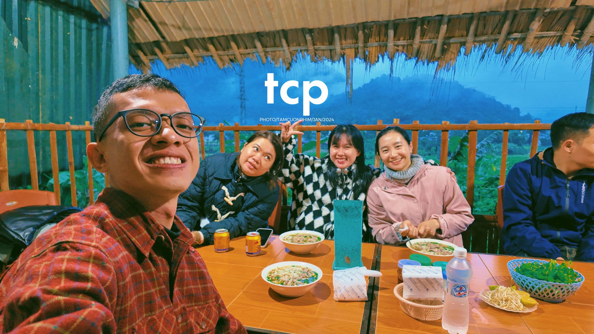 Tám Cuộn Phim - Ai mà chẳng nhớ những ngày rong ruổi trên đèo cao?