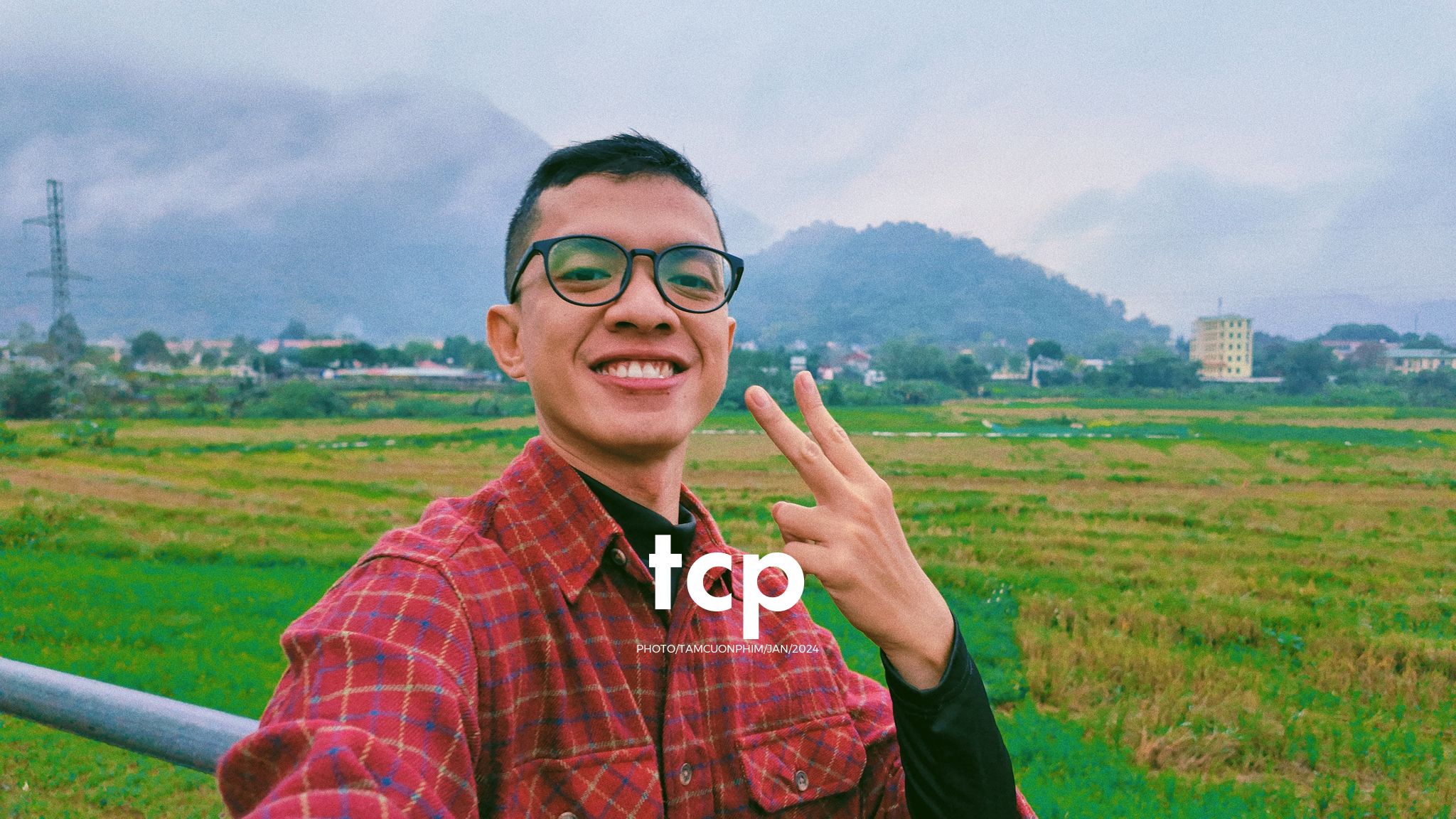 Tám Cuộn Phim - Ai mà chẳng nhớ những ngày rong ruổi trên đèo cao?