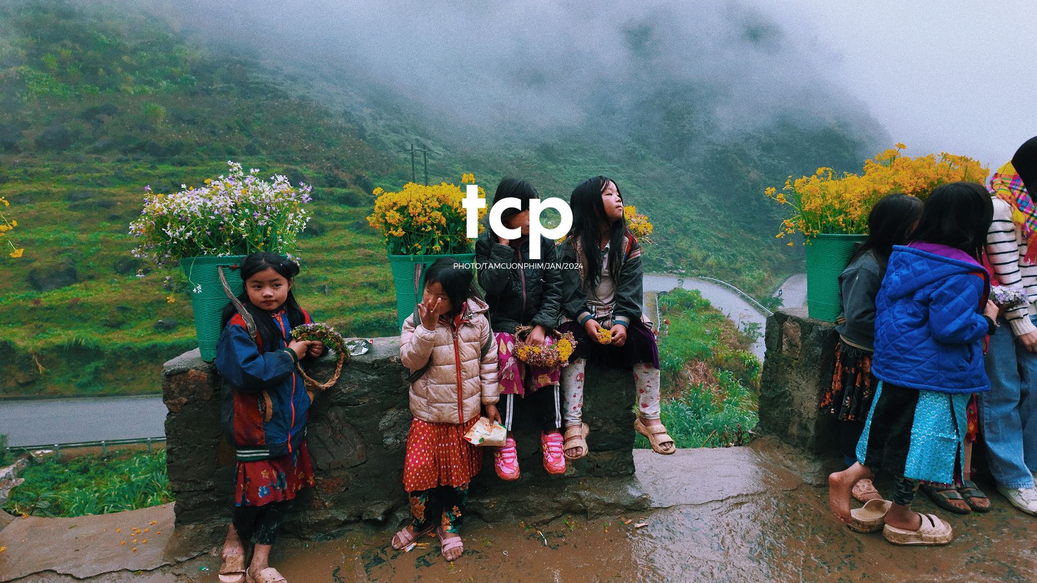 Tám Cuộn Phim - Ai mà chẳng nhớ những ngày rong ruổi trên đèo cao?