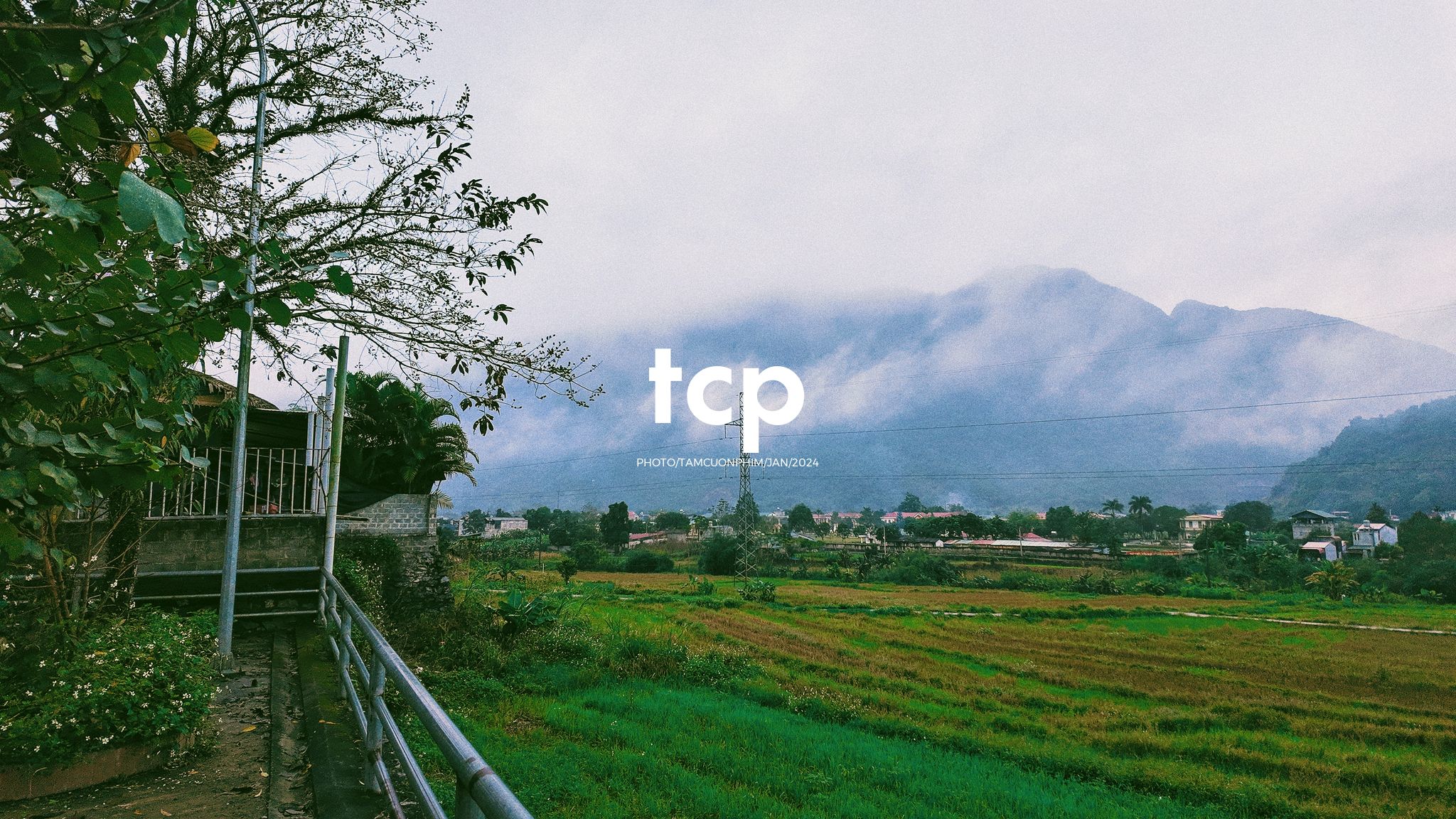 Tám Cuộn Phim - Ai mà chẳng nhớ những ngày rong ruổi trên đèo cao?