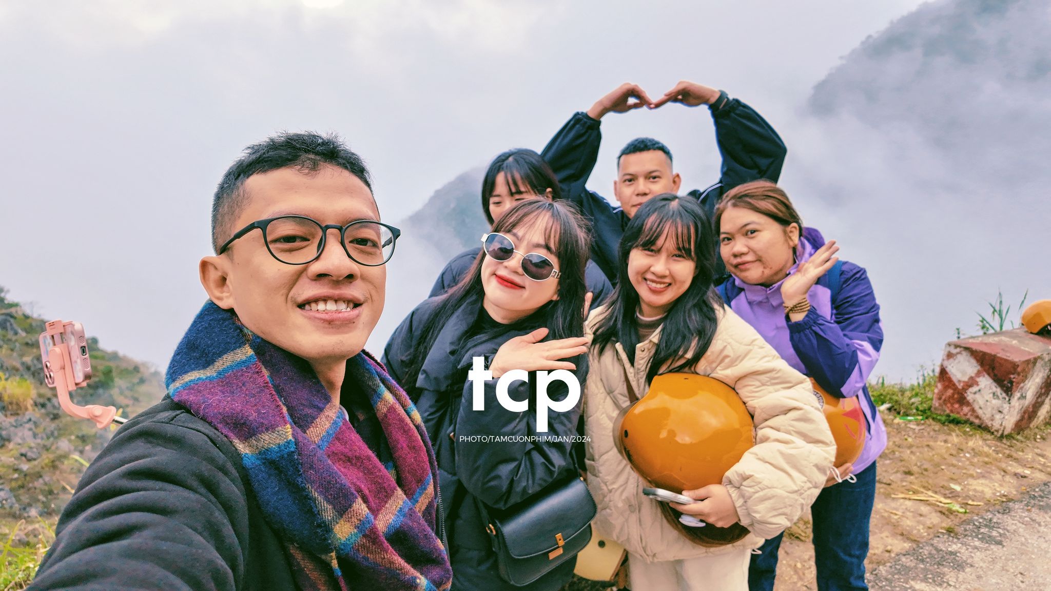 Tám Cuộn Phim - Ai mà chẳng nhớ những ngày rong ruổi trên đèo cao?