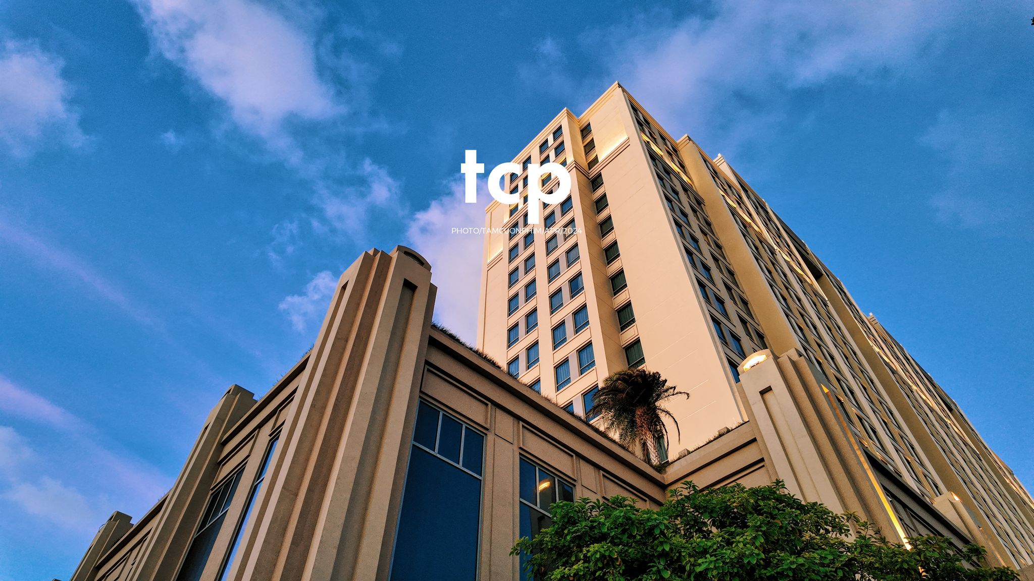 Tám Cuộn Phim - Nắng gió miền biển vắng