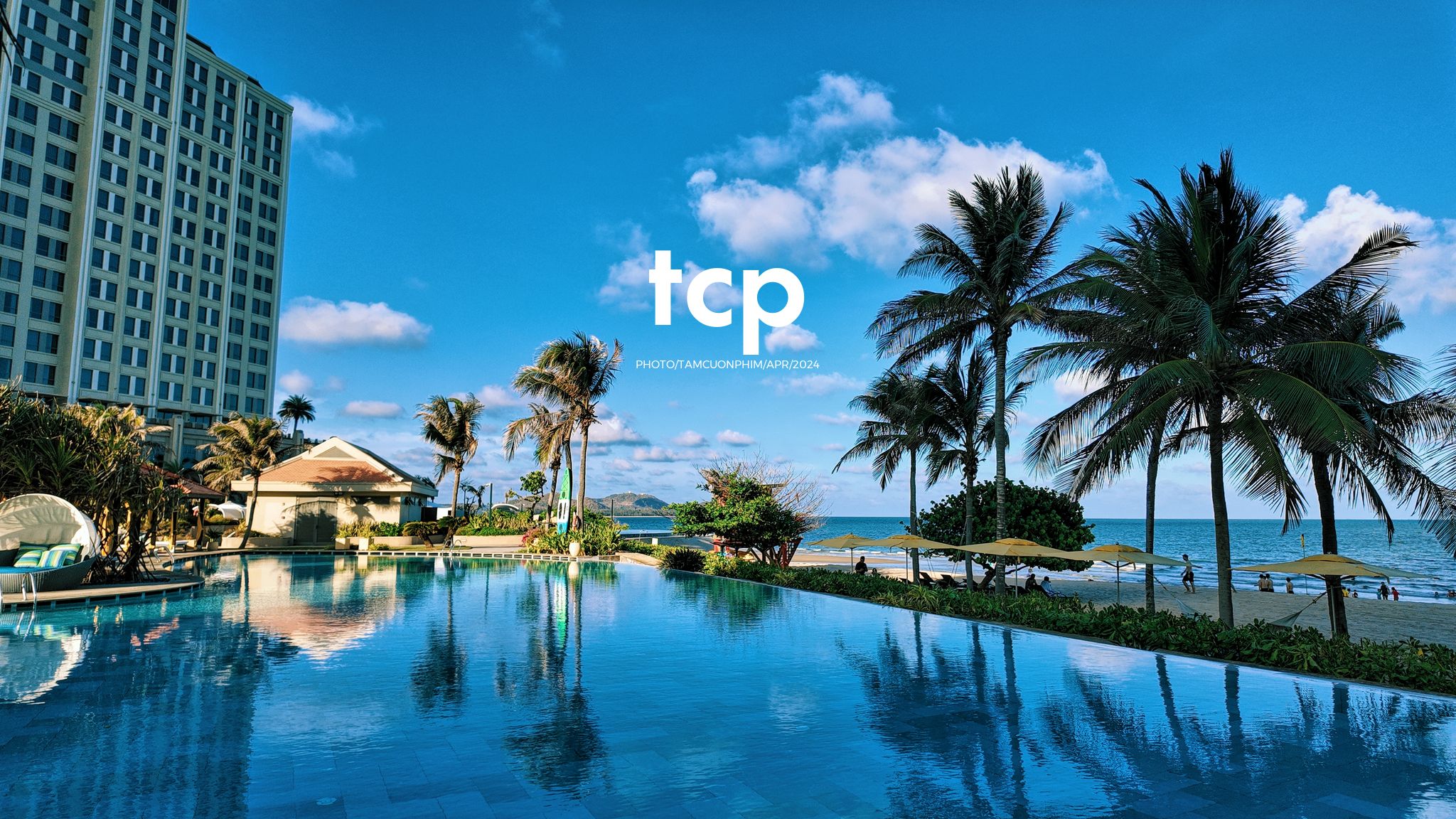 Tám Cuộn Phim - Nắng gió miền biển vắng