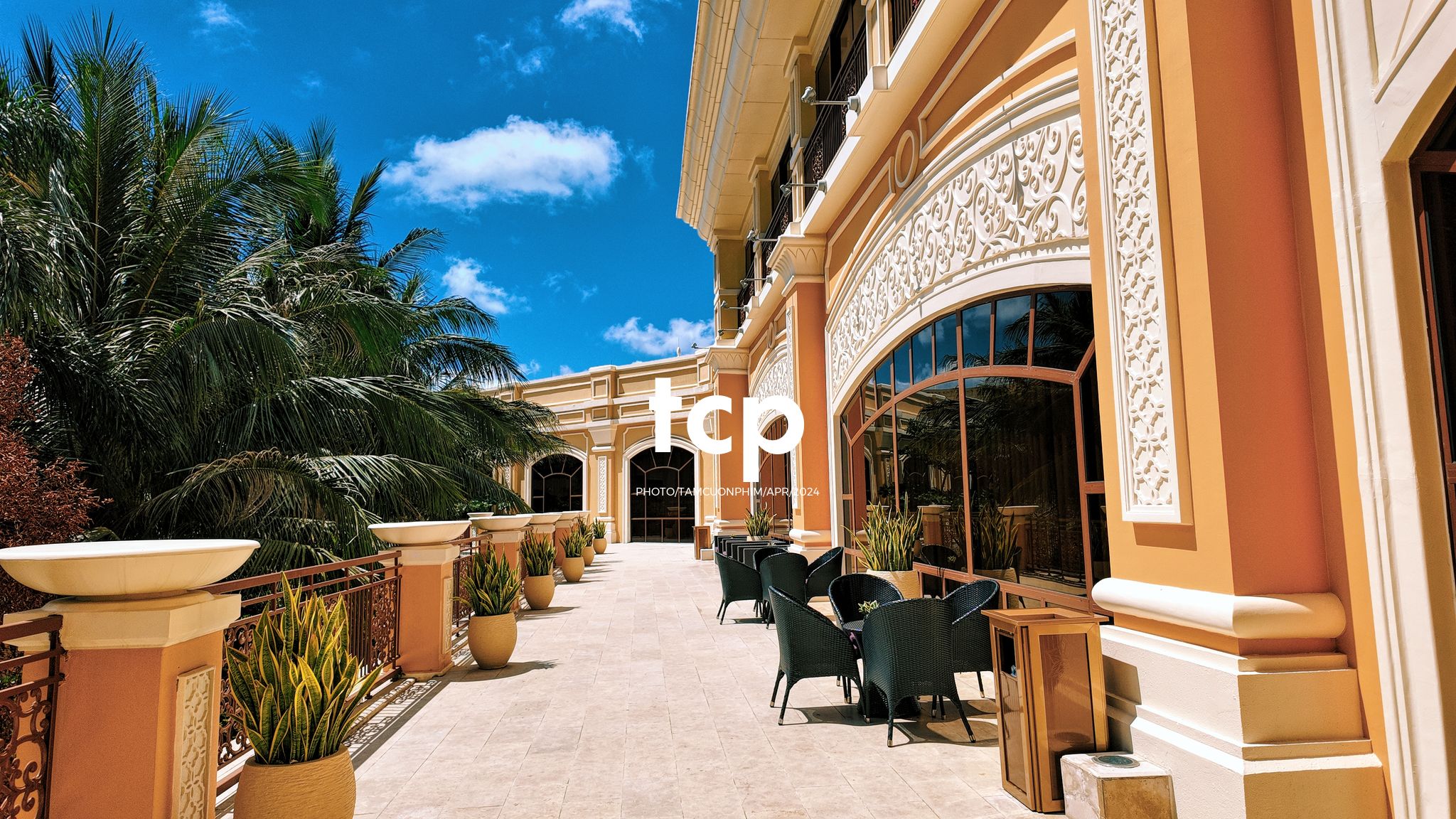 Tám Cuộn Phim - Nắng gió miền biển vắng