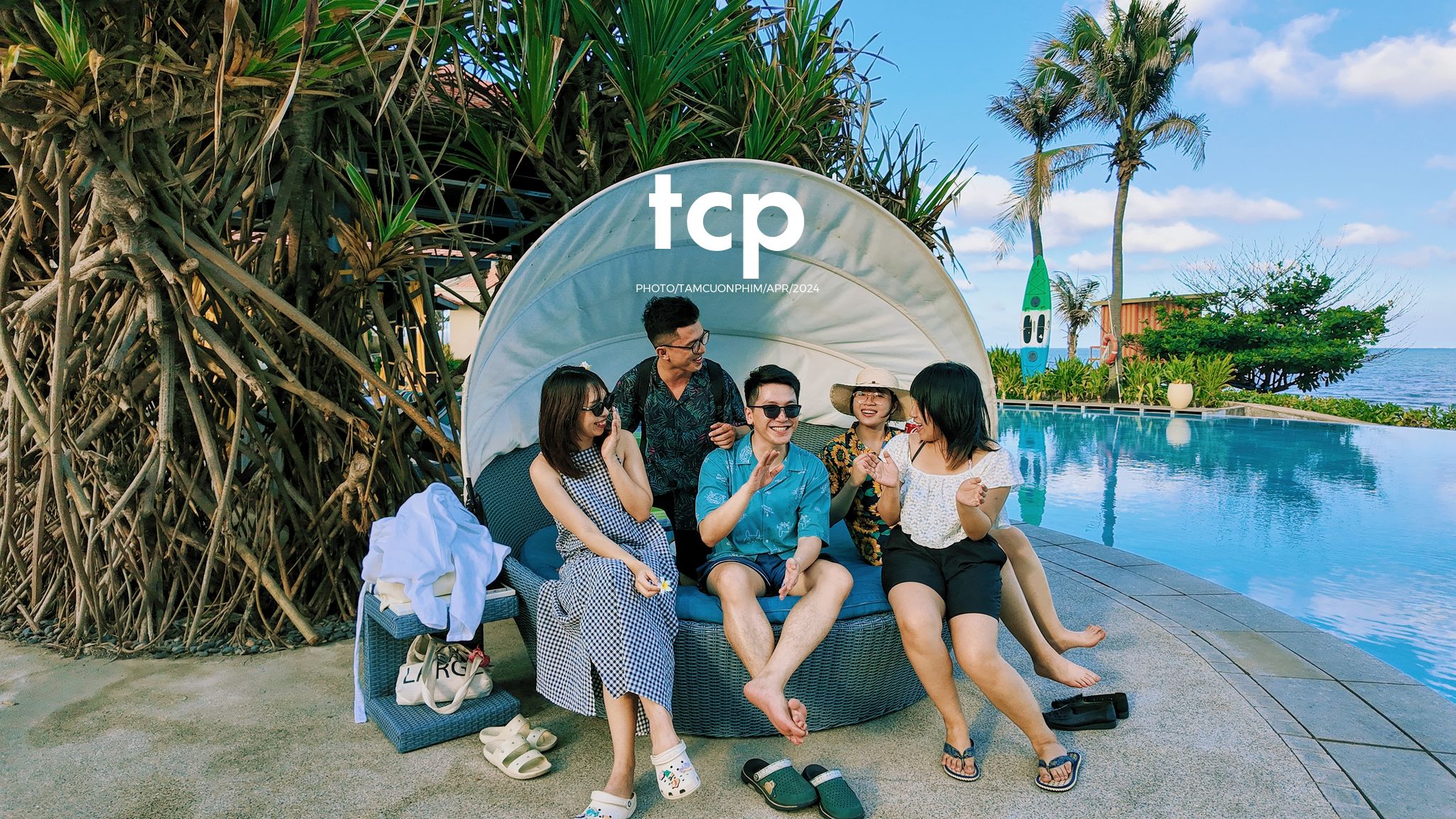 Tám Cuộn Phim - Nắng gió miền biển vắng