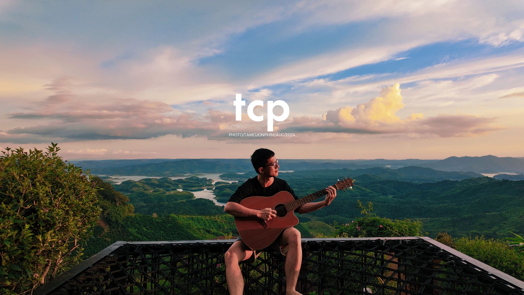 Tám Cuộn Phim - Nhịp Điệu Xanh Trên Vùng Cao Nguyên