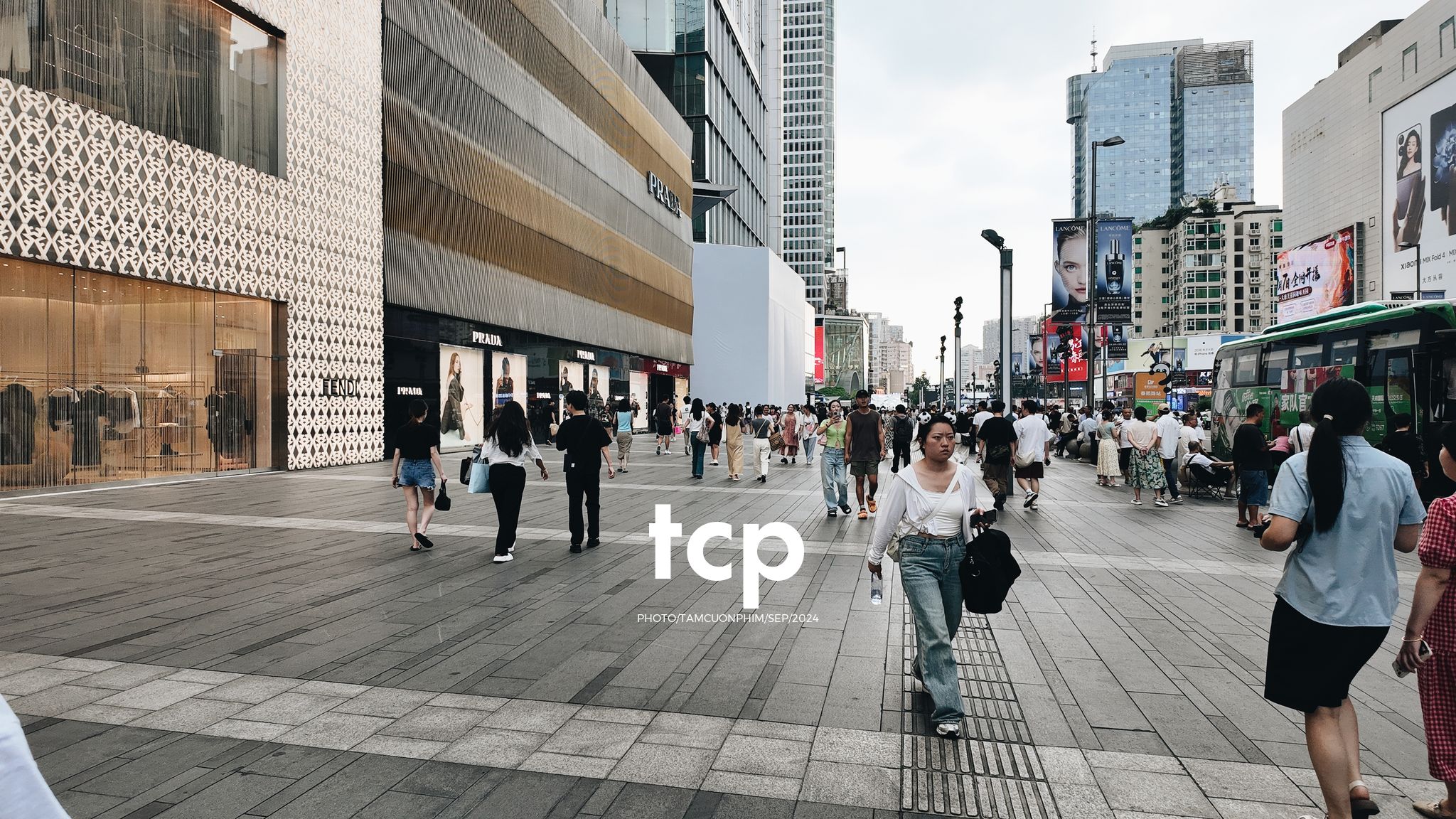 Tám Cuộn Phim - Những khoảnh khắc giao thoa giữa truyền thống và hiện đại