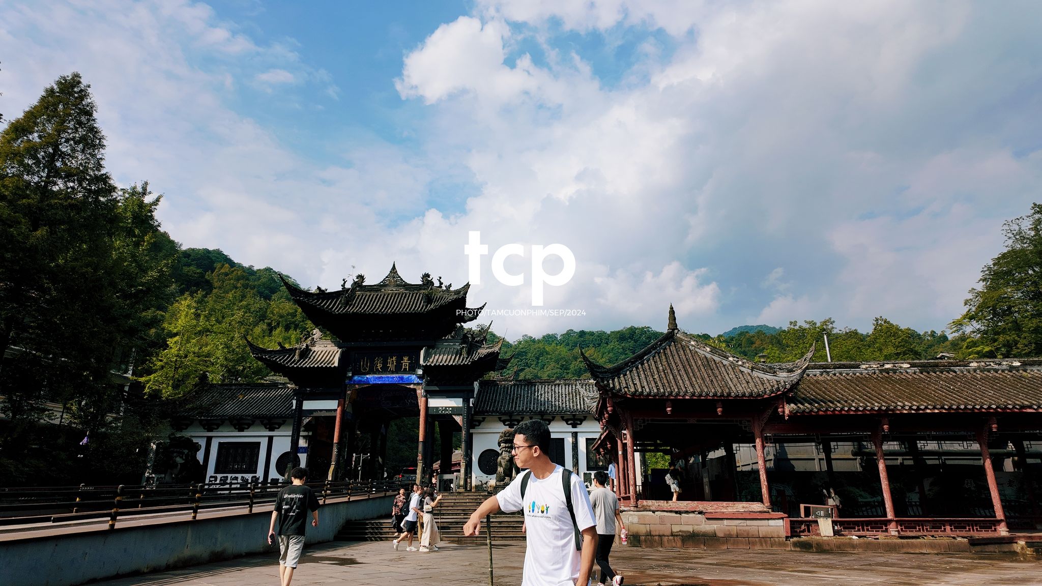 Tám Cuộn Phim - Những nhịp sống nhẹ nhàng nơi xứ sở gấu trúc