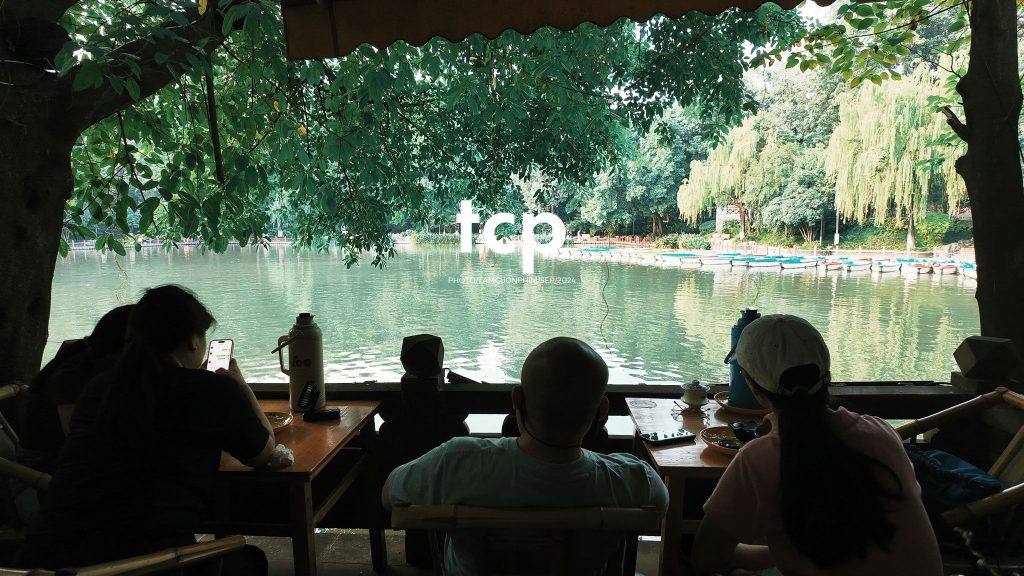 Tám Cuộn Phim - Những nhịp sống nhẹ nhàng nơi xứ sở gấu trúc