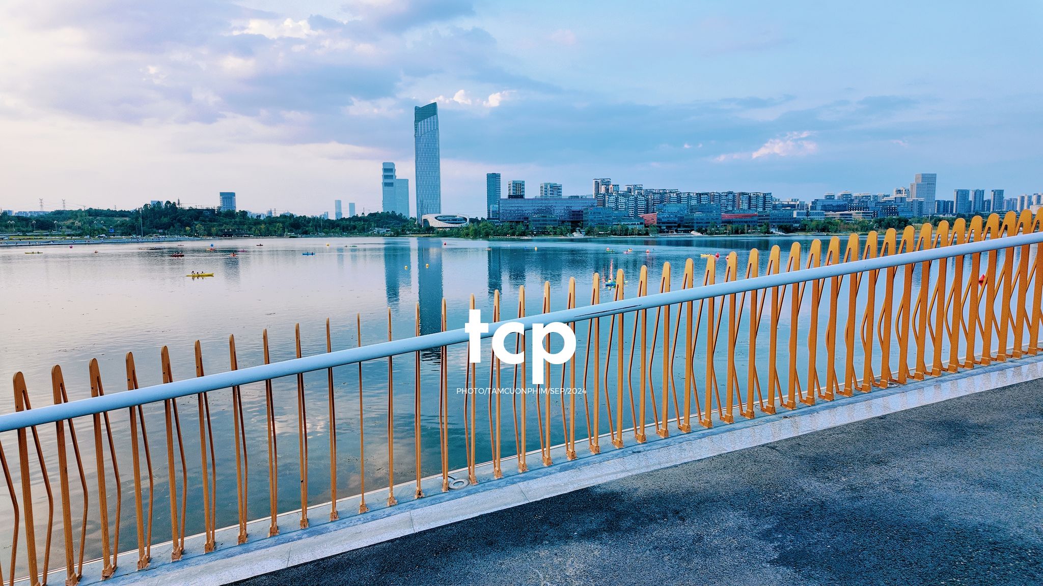 Tám Cuộn Phim - Những nhịp sống nhẹ nhàng nơi xứ sở gấu trúc