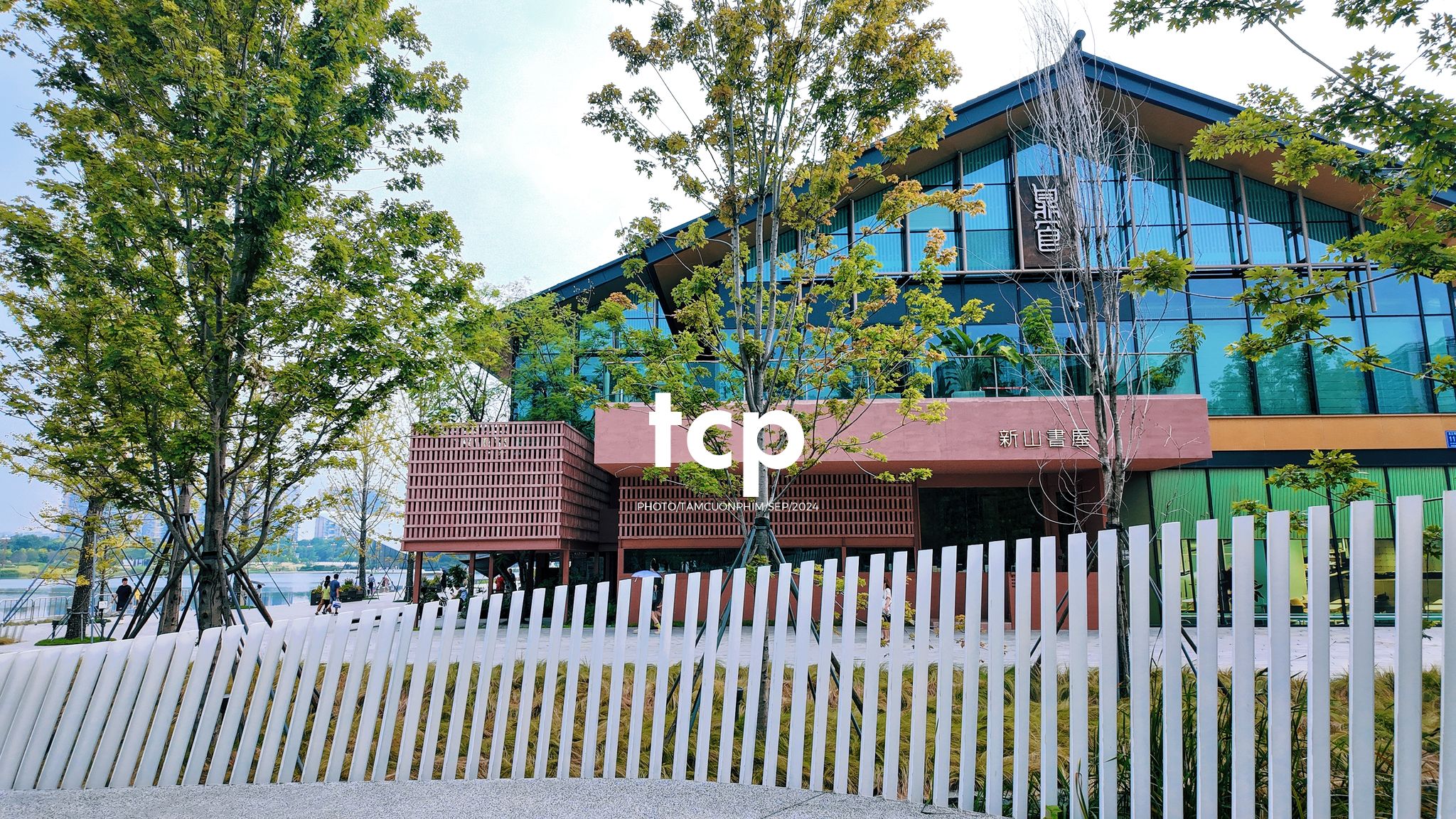 Tám Cuộn Phim - Những nhịp sống nhẹ nhàng nơi xứ sở gấu trúc