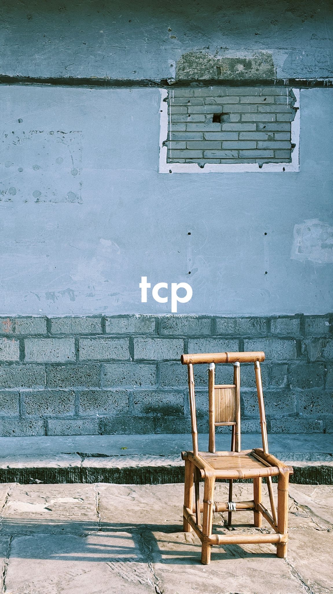 Tám Cuộn Phim - Nắng vàng trên mái ngói rêu phong