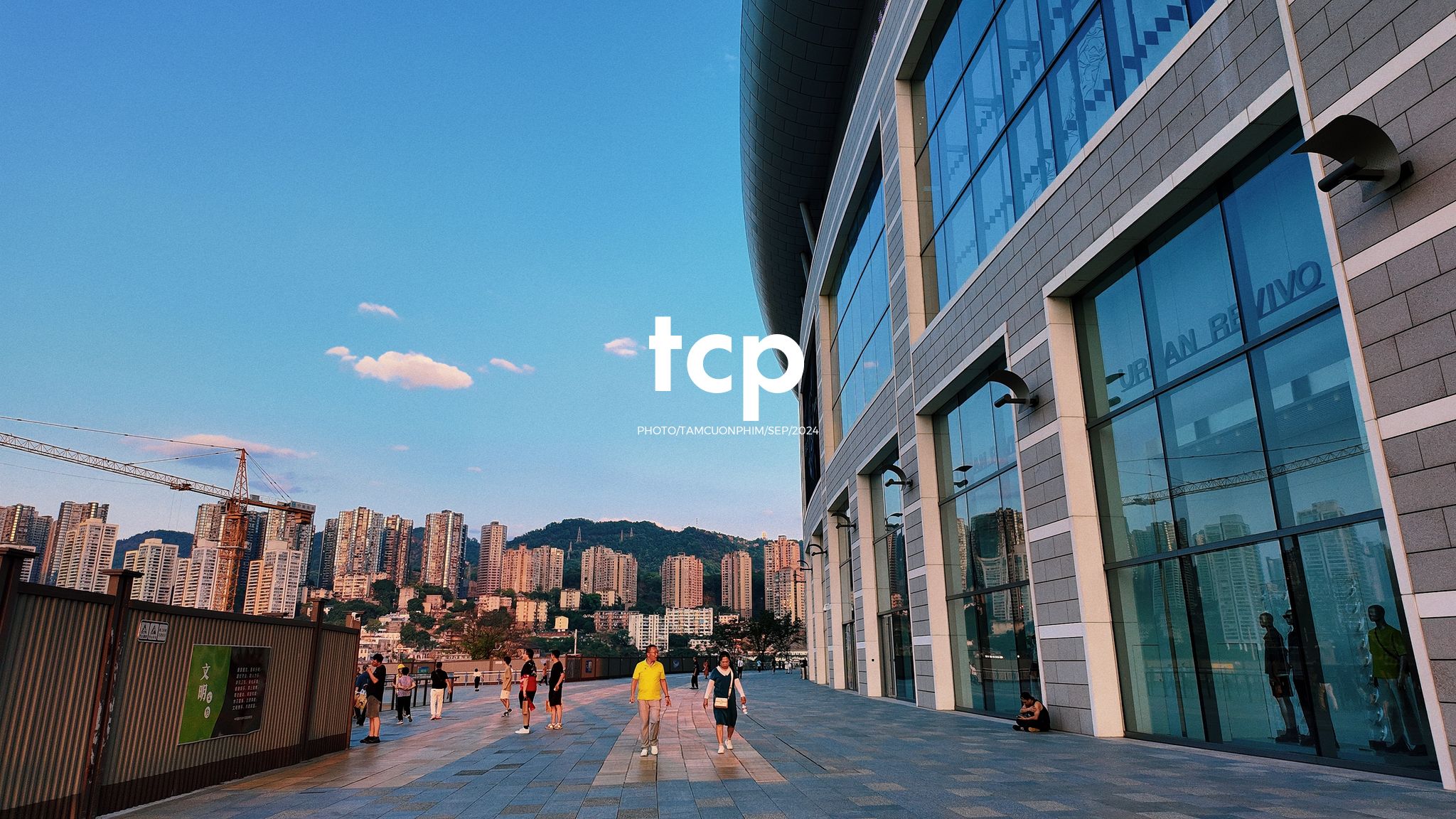 Tám Cuộn Phim - Ai mà chẳng mê mẩn những chuyến đi chơi đêm quên lối về chứ?