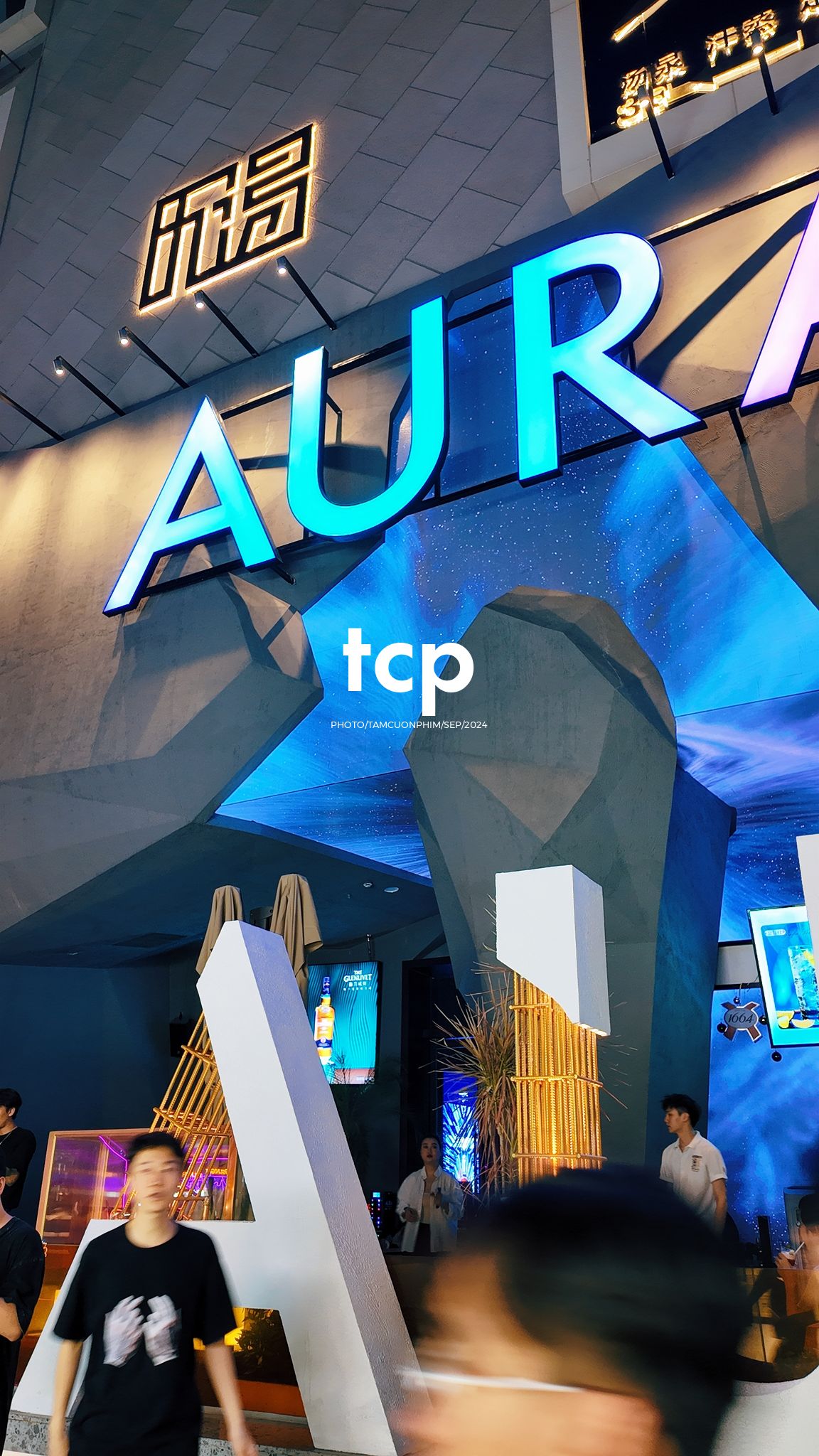 Tám Cuộn Phim - Ai mà chẳng mê mẩn những chuyến đi chơi đêm quên lối về chứ?