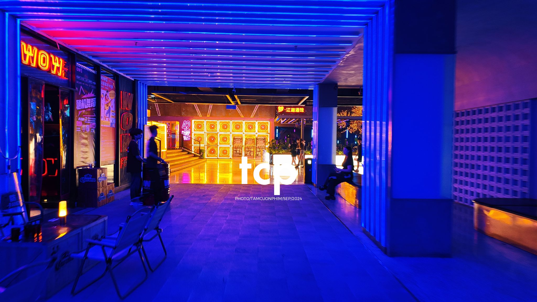 Tám Cuộn Phim - Ai mà chẳng mê mẩn những chuyến đi chơi đêm quên lối về chứ?