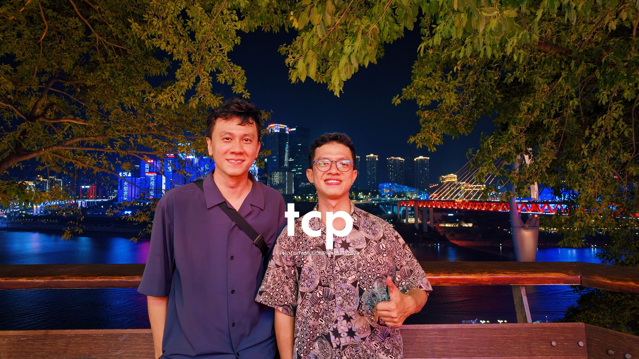 Tám Cuộn Phim - Ai mà chẳng mê mẩn những chuyến đi chơi đêm quên lối về chứ?