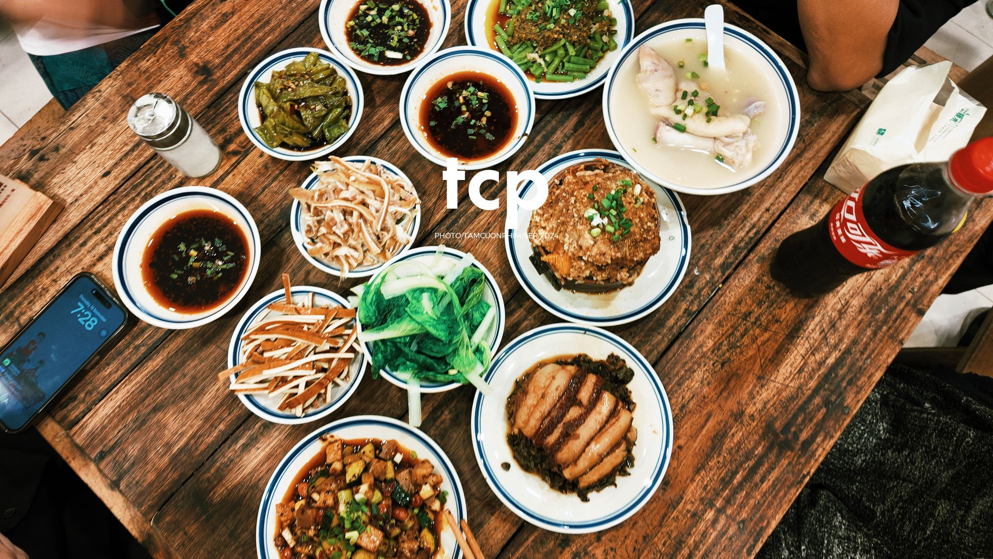 Tám Cuộn Phim - Ai mà chẳng mê mẩn những chuyến đi chơi đêm quên lối về chứ?