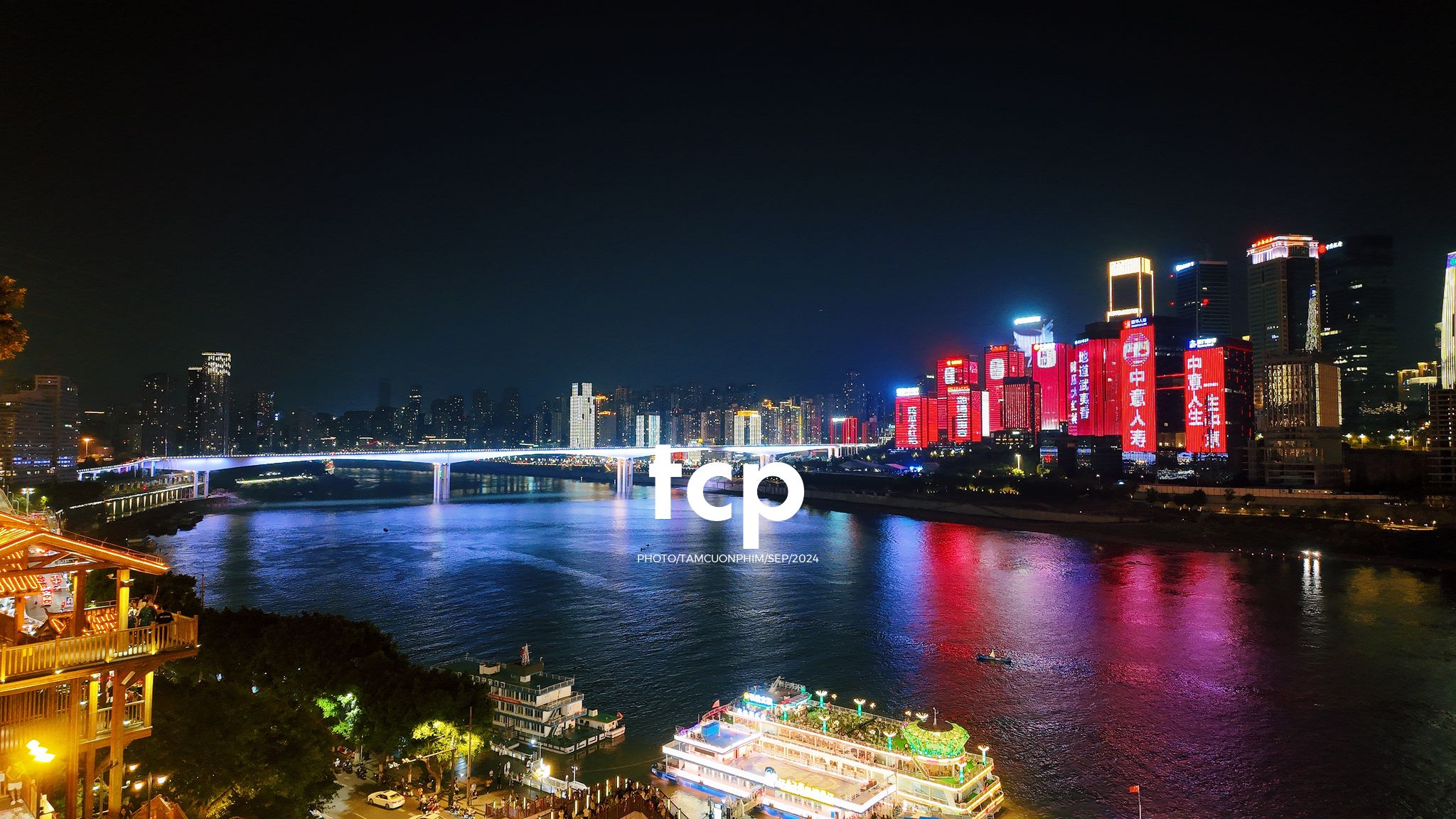 Tám Cuộn Phim - Ai mà chẳng mê mẩn những chuyến đi chơi đêm quên lối về chứ?