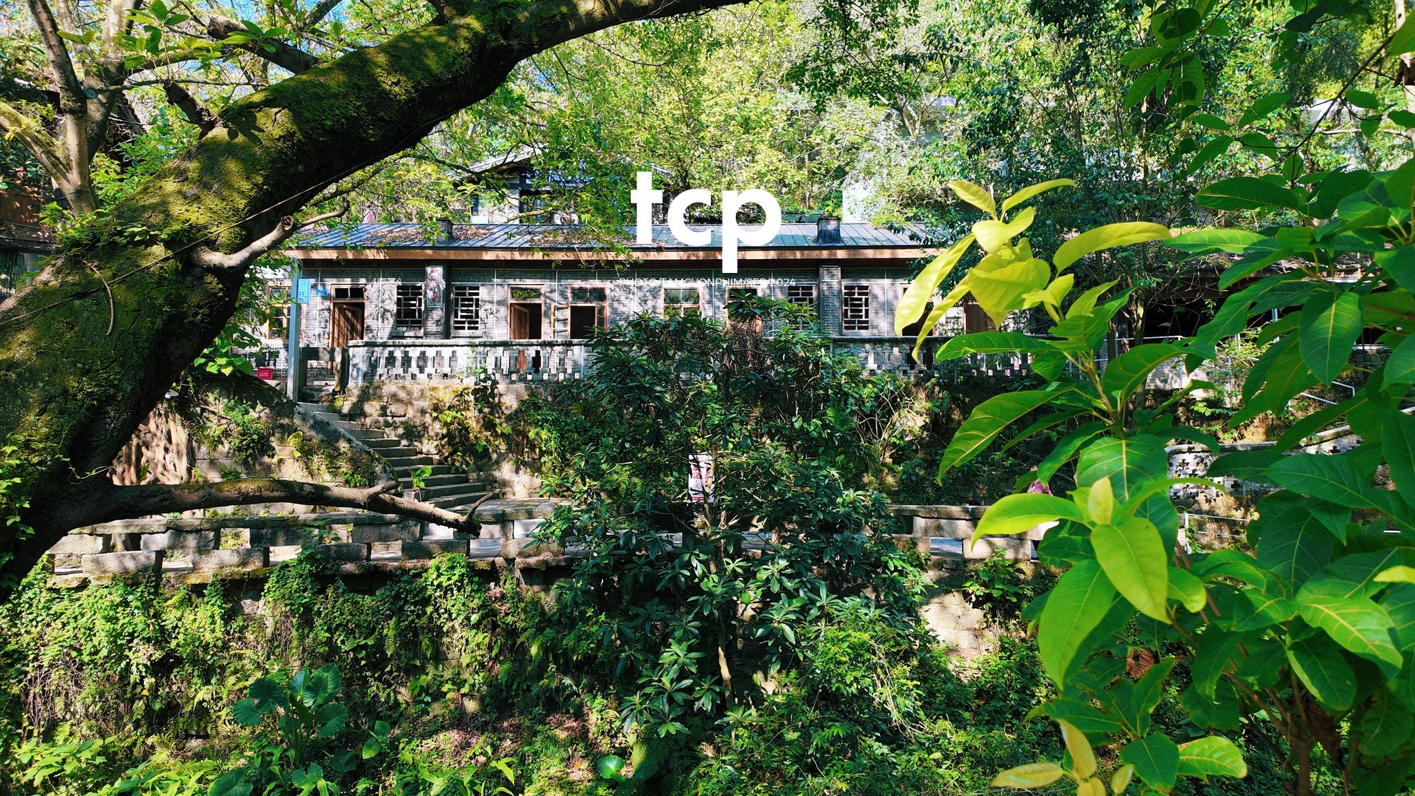 Tám Cuộn Phim - Có bao giờ bạn muốn bỏ lại phố thị để tìm một góc nhỏ bình yên như thế này chưa?