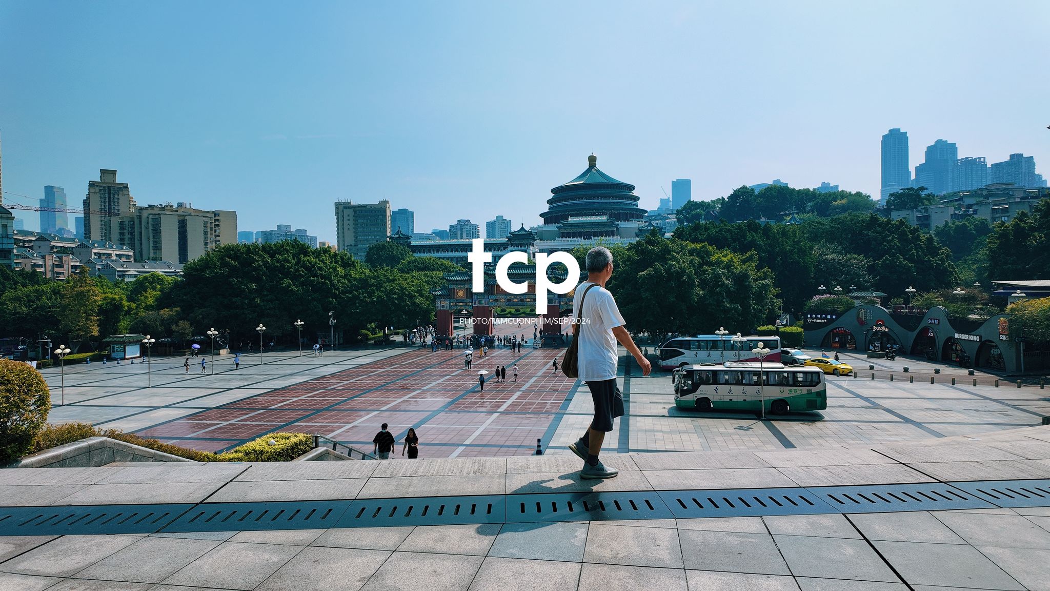 Tám Cuộn Phim - Có ai thấy nhớ những chuyến đi lang thang dọc phố phường không?