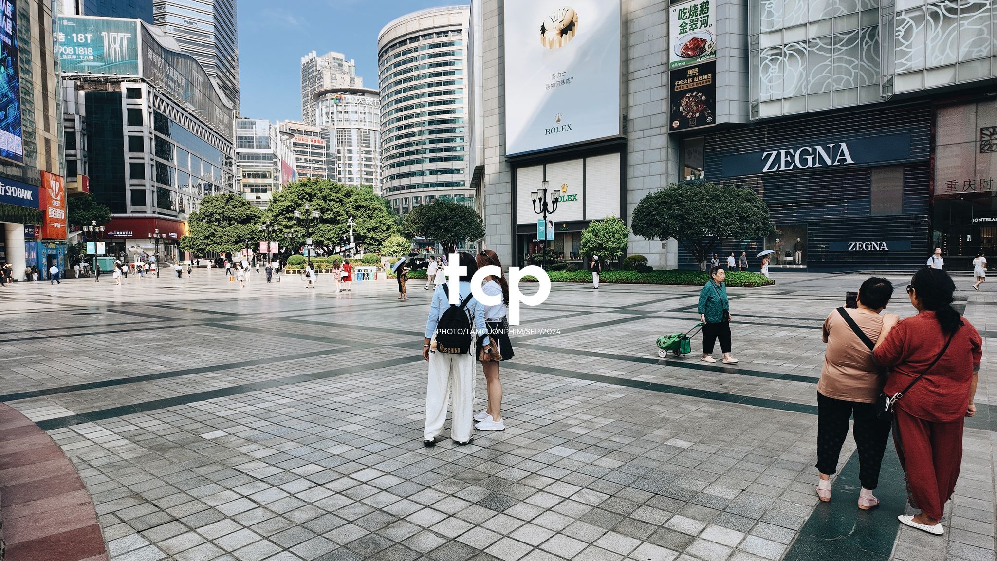 Tám Cuộn Phim - Có ai thấy nhớ những chuyến đi lang thang dọc phố phường không?