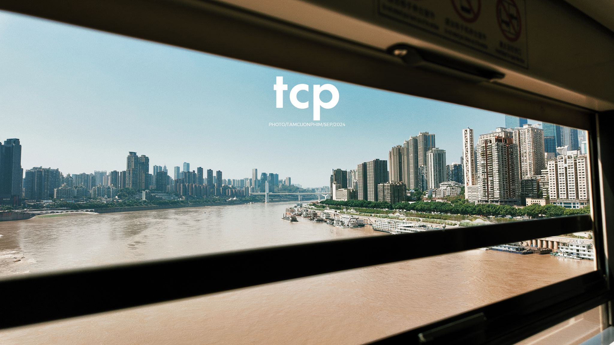 Tám Cuộn Phim - Có ai thấy nhớ những chuyến đi lang thang dọc phố phường không?