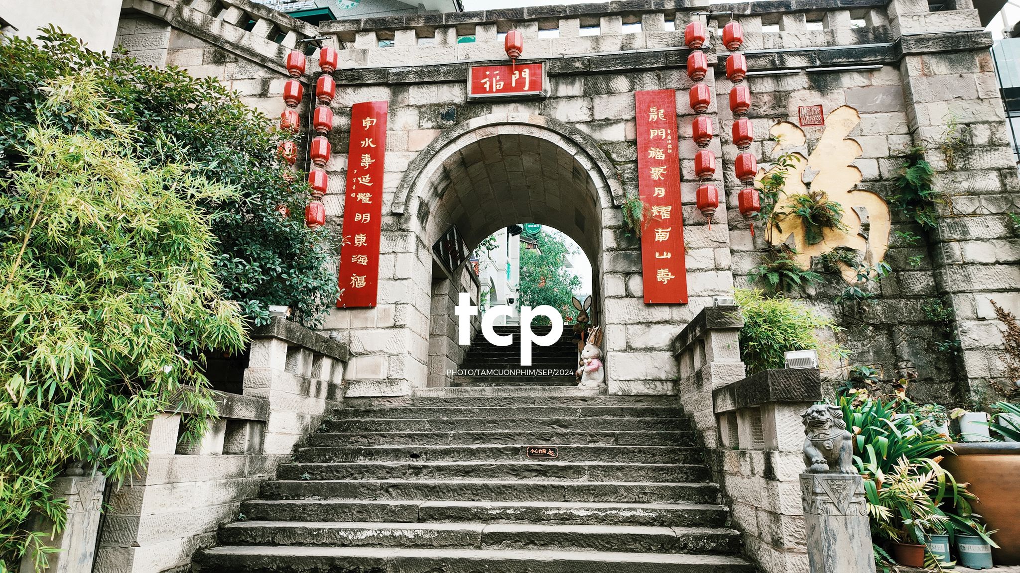 Tám Cuộn Phim - Có ai thấy nhớ những chuyến đi lang thang dọc phố phường không?