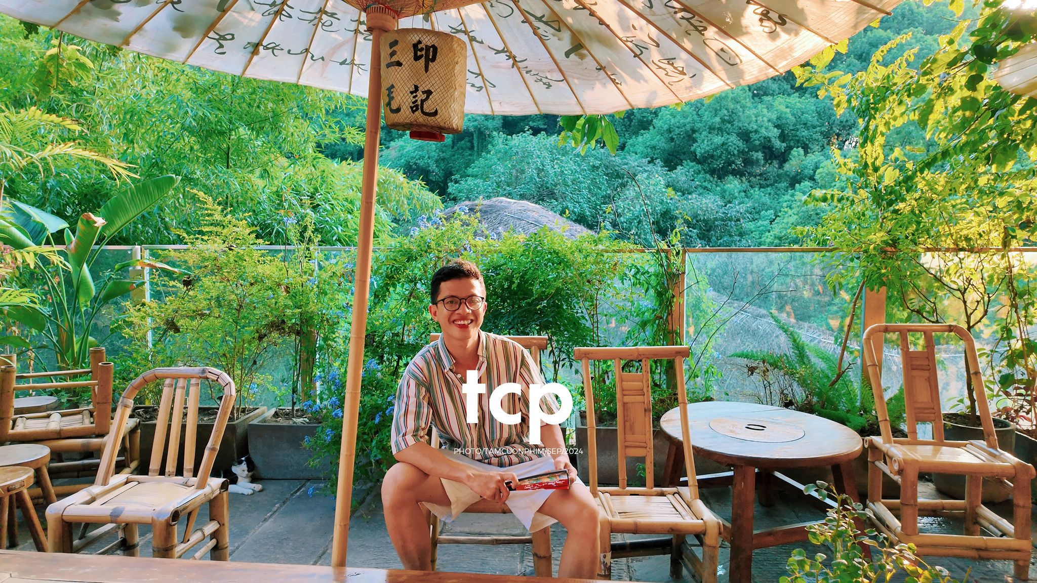 Tám Cuộn Phim - Lần đầu ghé quán đúng lúc nắng đẹp