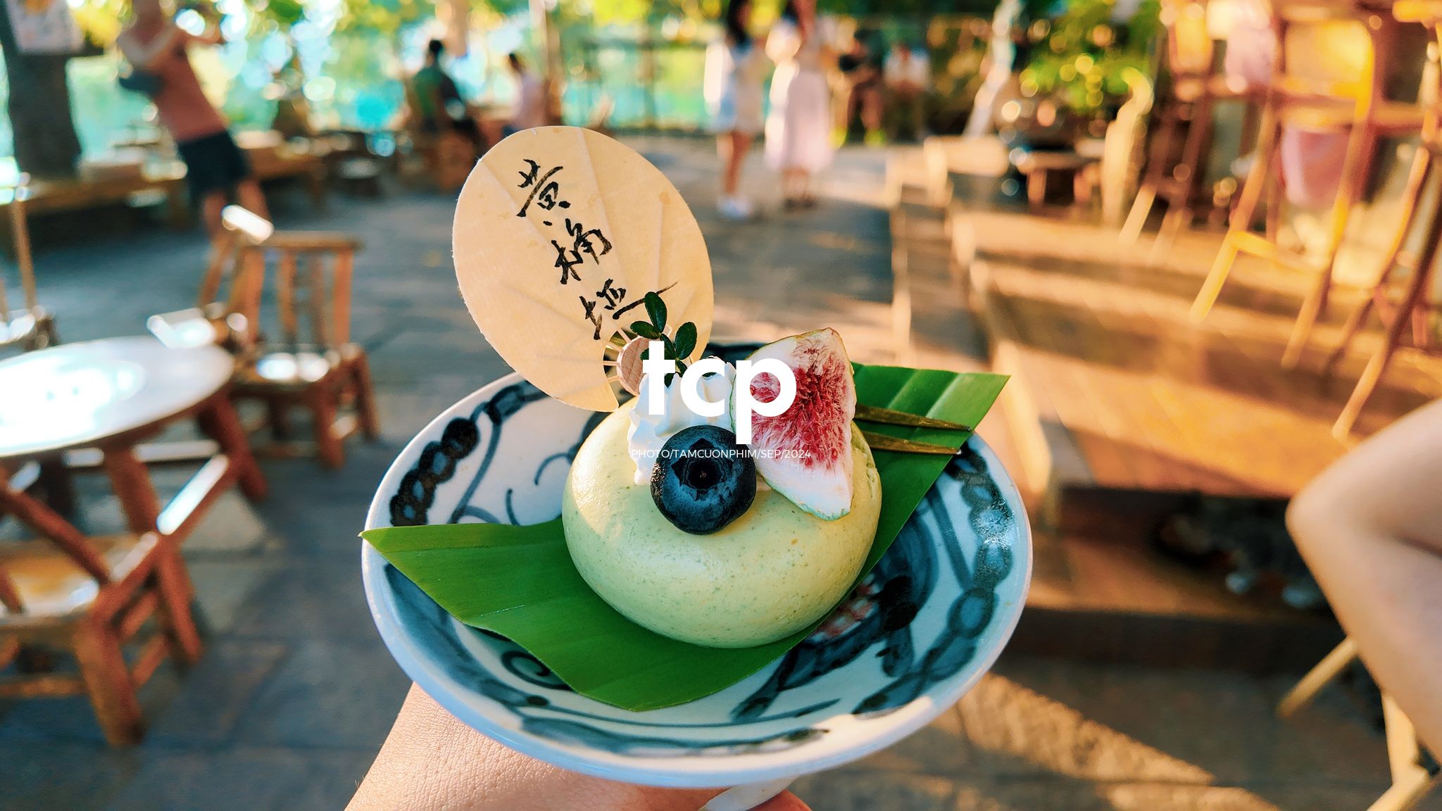 Tám Cuộn Phim - Lần đầu ghé quán đúng lúc nắng đẹp