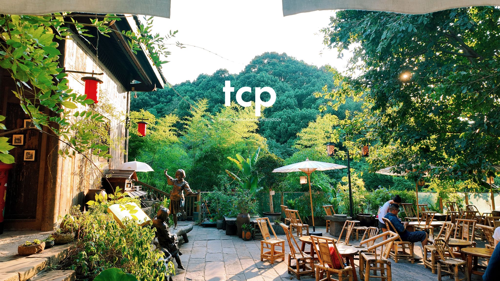 Tám Cuộn Phim - Lần đầu ghé quán đúng lúc nắng đẹp