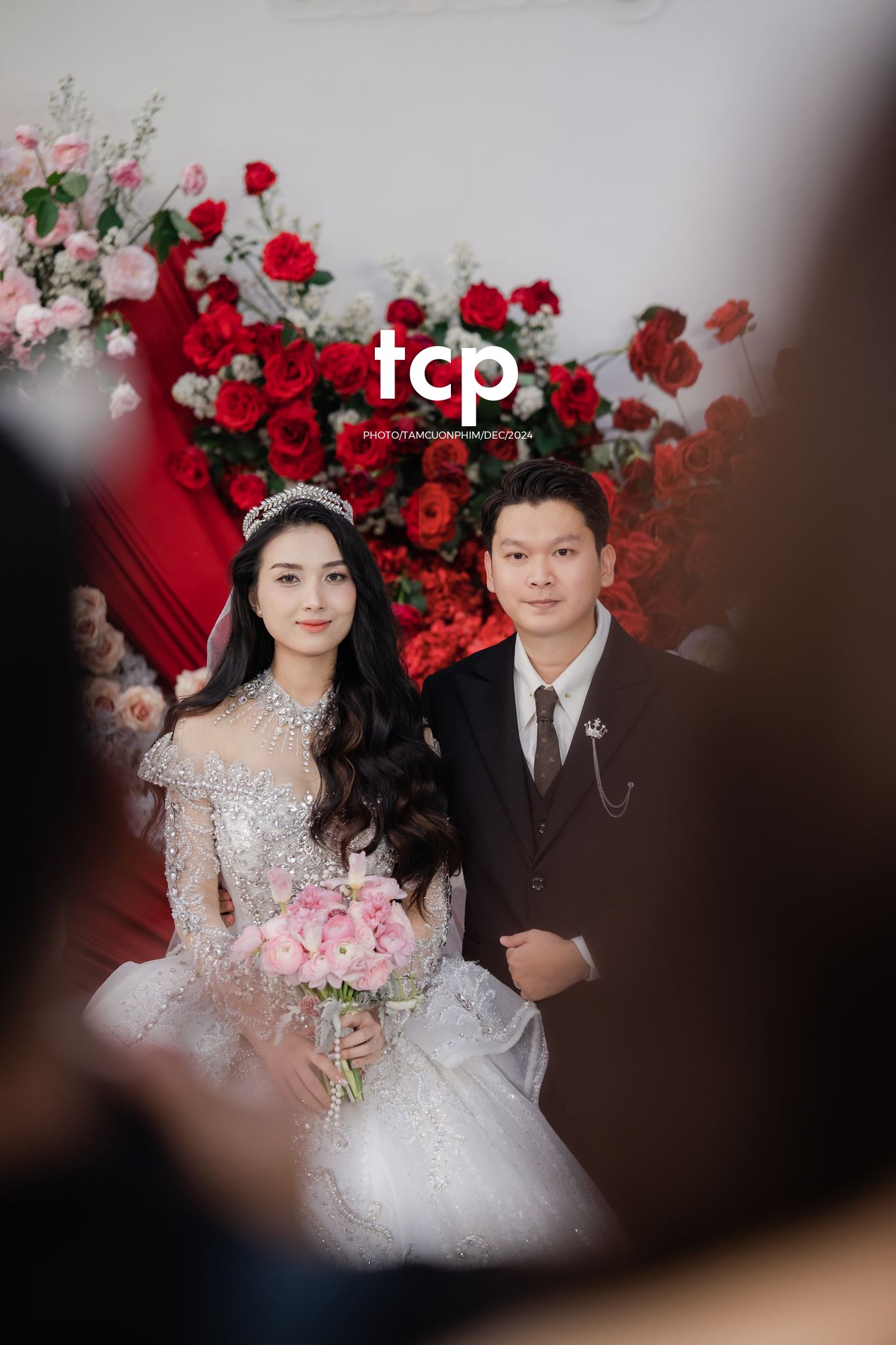 Tám Cuộn Phim - Khoảnh khắc rạng rỡ của tình yêu đôi lứa